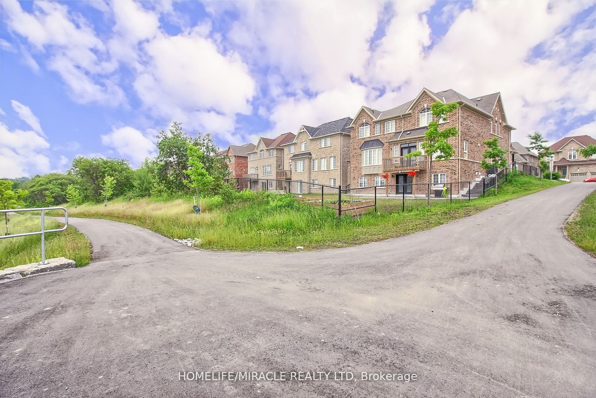 989 Green St N, #Bsmt
