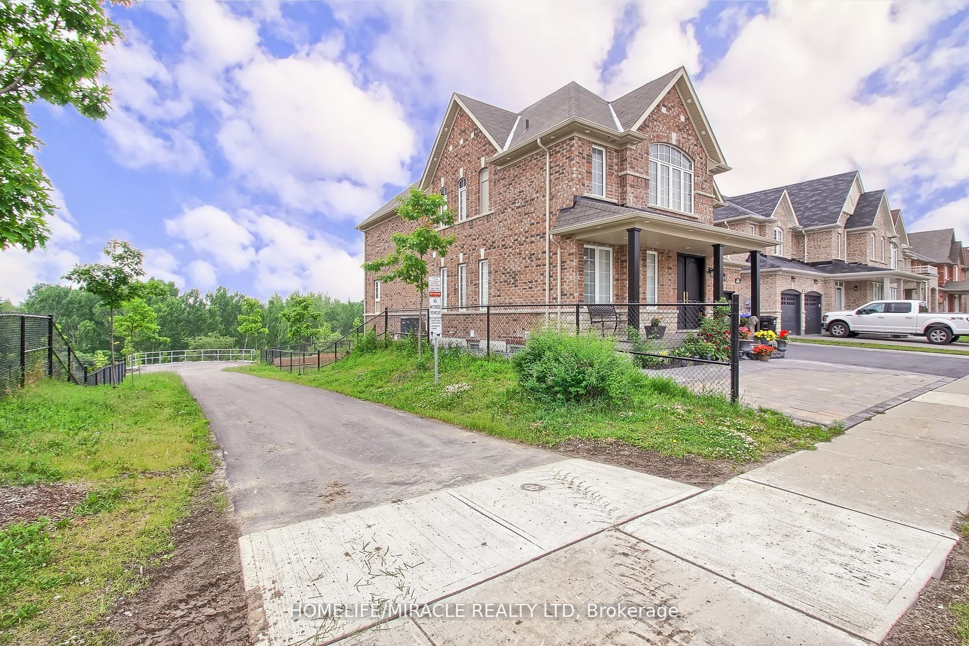 989 Green St N, #Bsmt