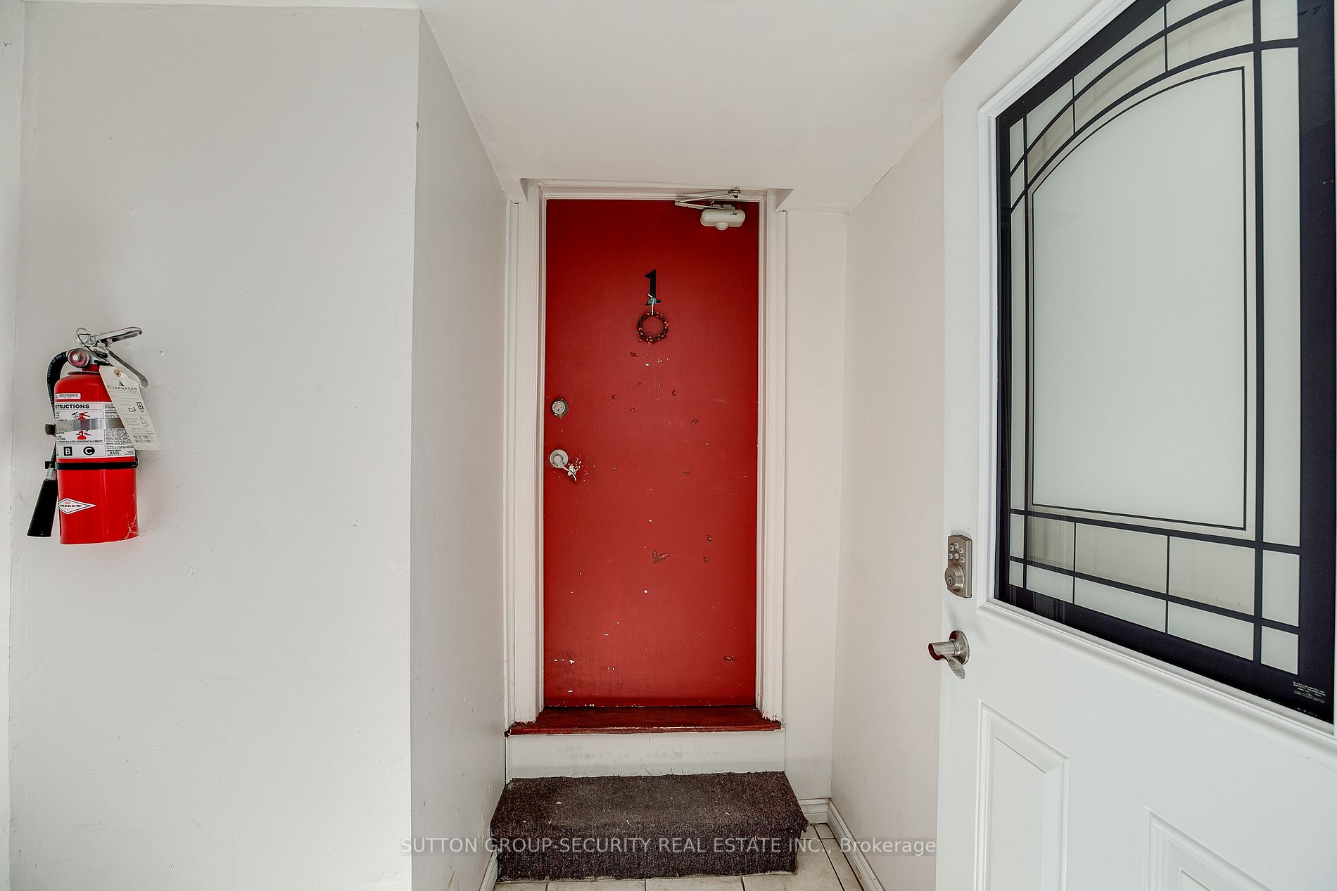 98 John St E