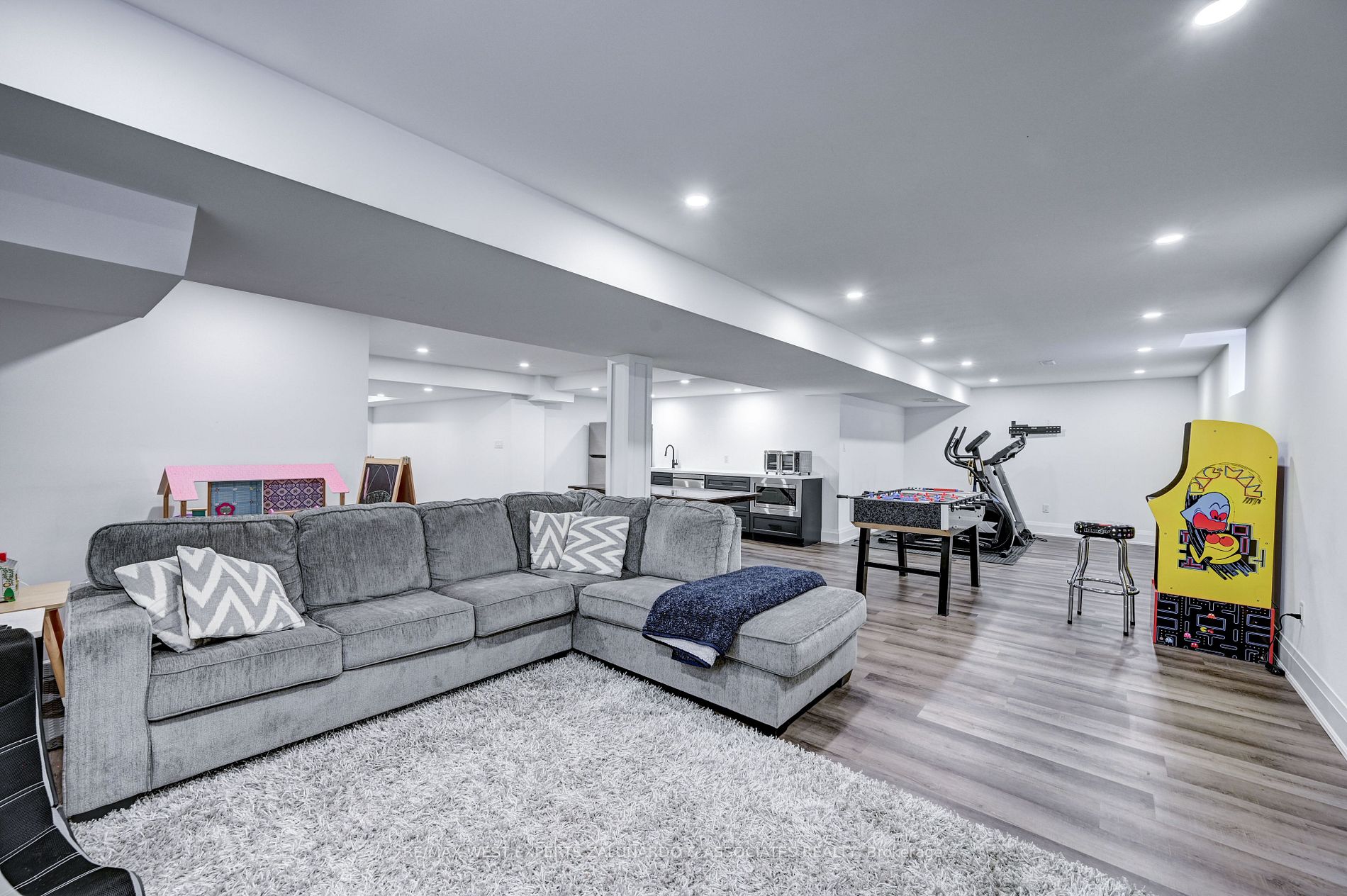 9 Jenkins Ave