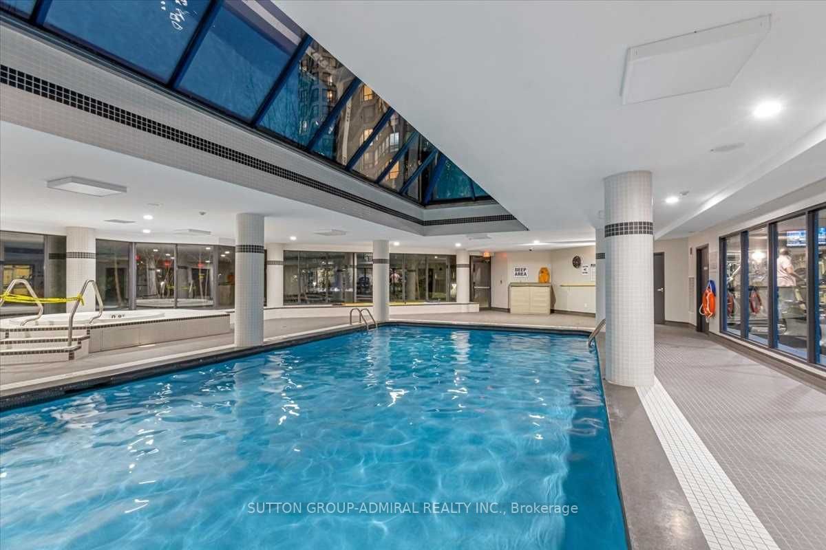7300 Yonge St, #302
