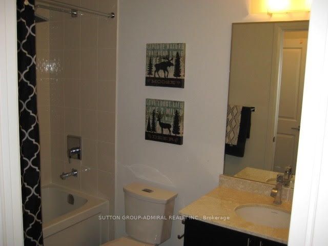 7165 Yonge St, #1011