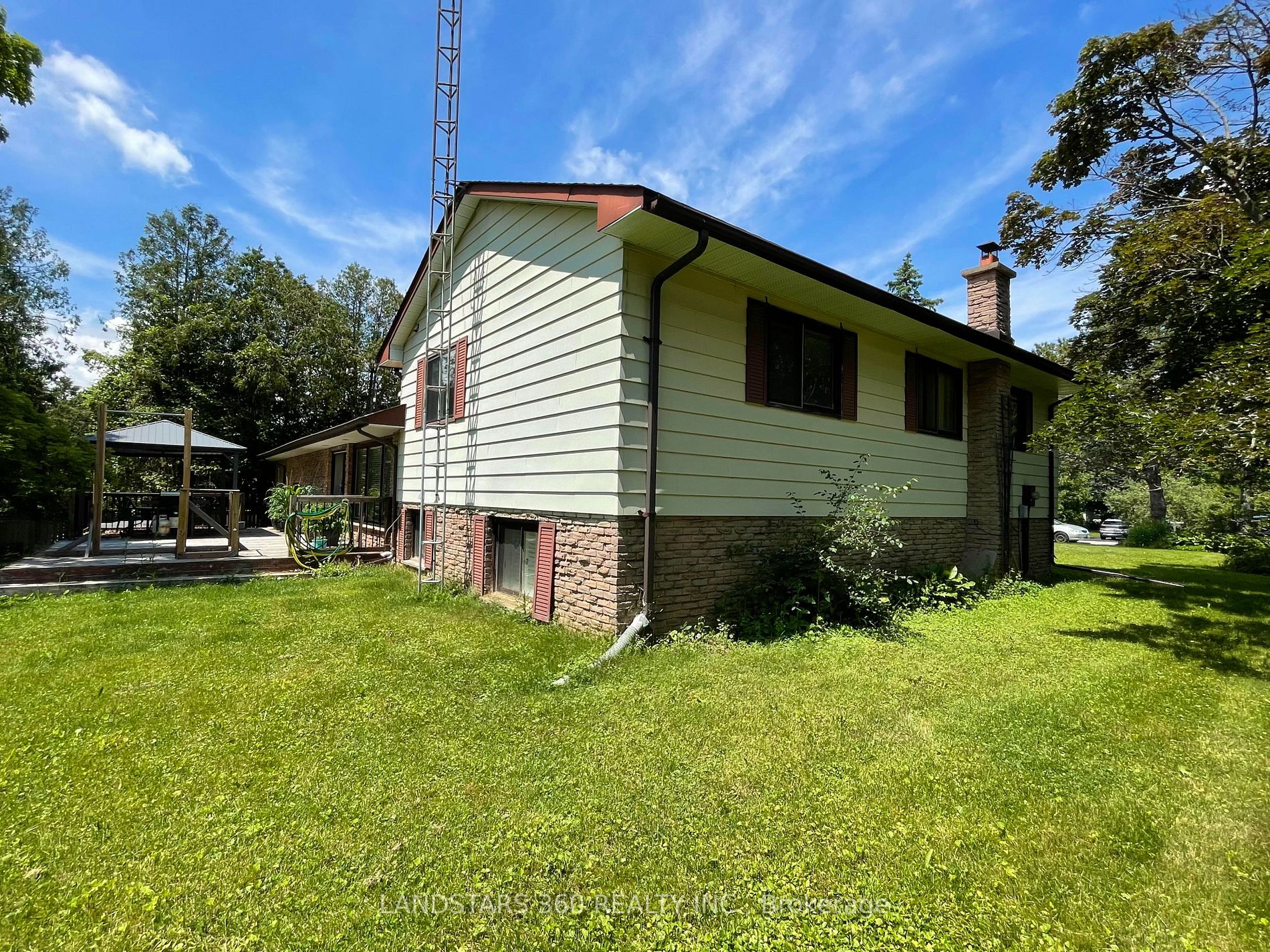 43 Lakeview Ave