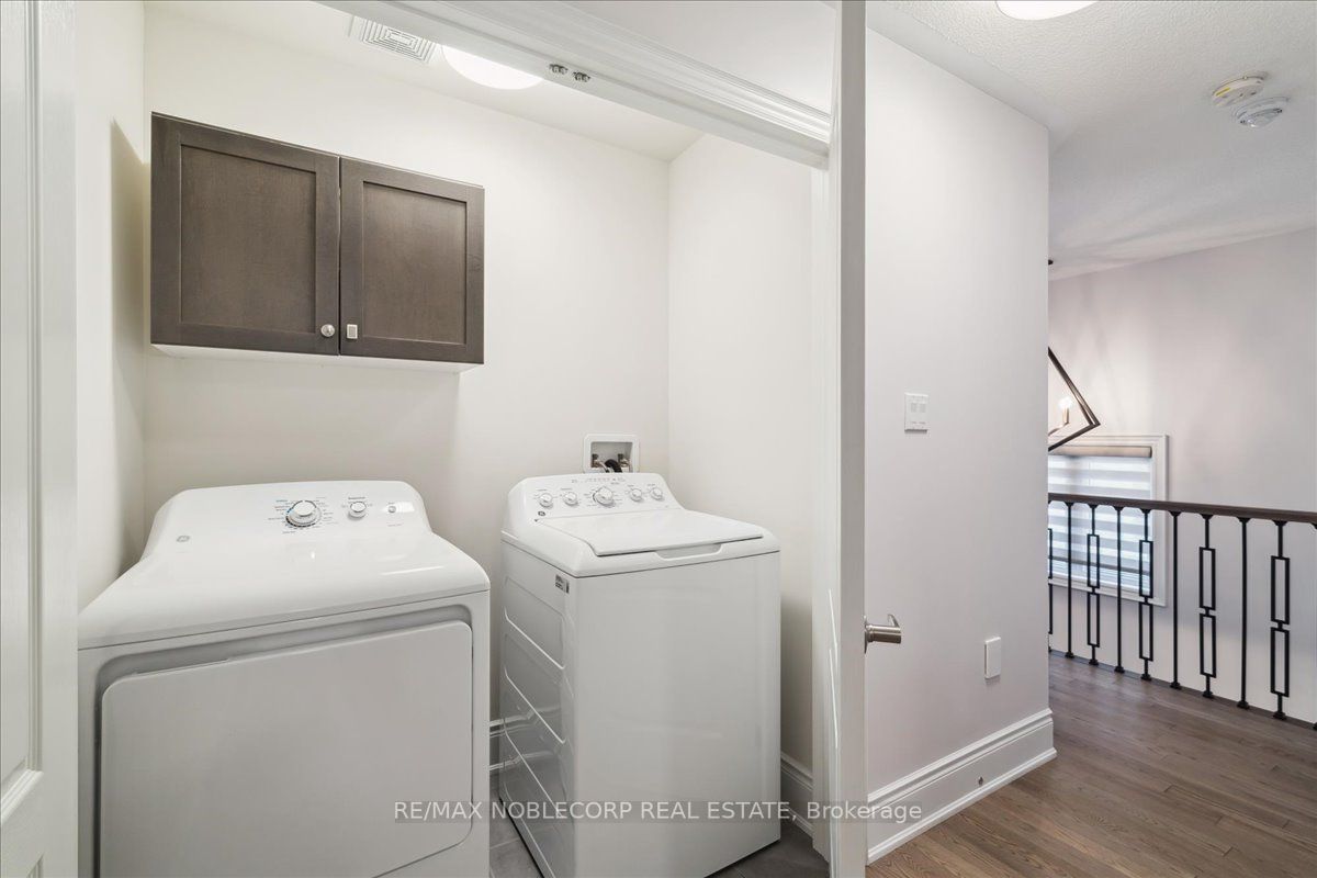 245 Cranbrook Cres