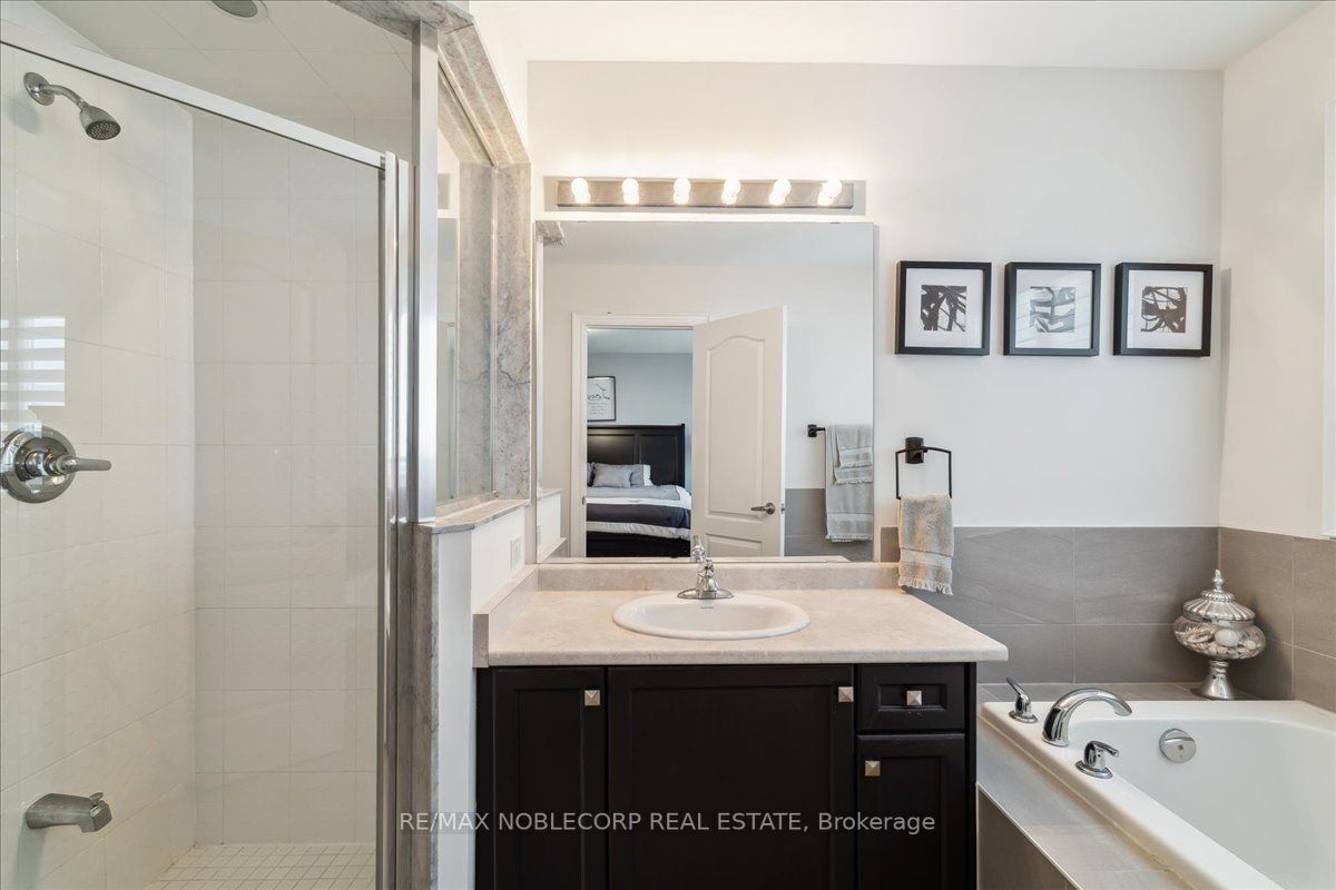 245 Cranbrook Cres