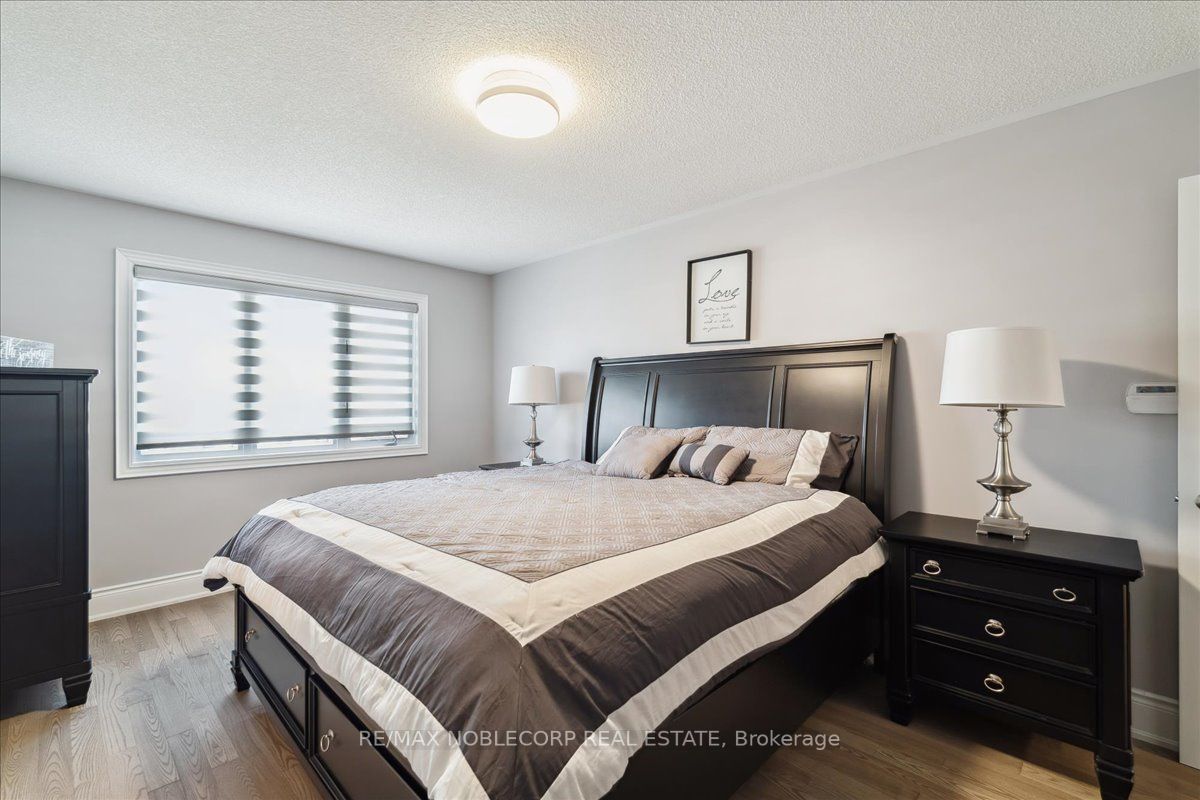 245 Cranbrook Cres