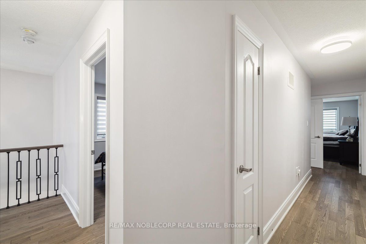 245 Cranbrook Cres