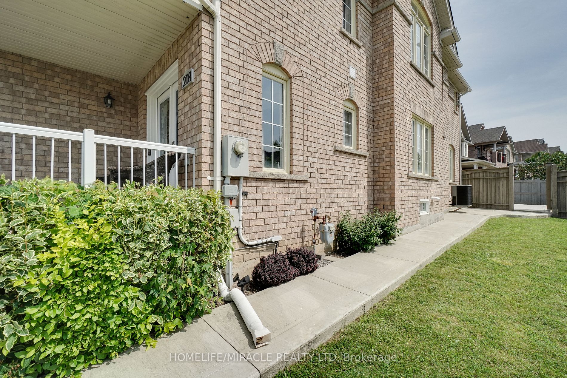 208 Petticoat Rd