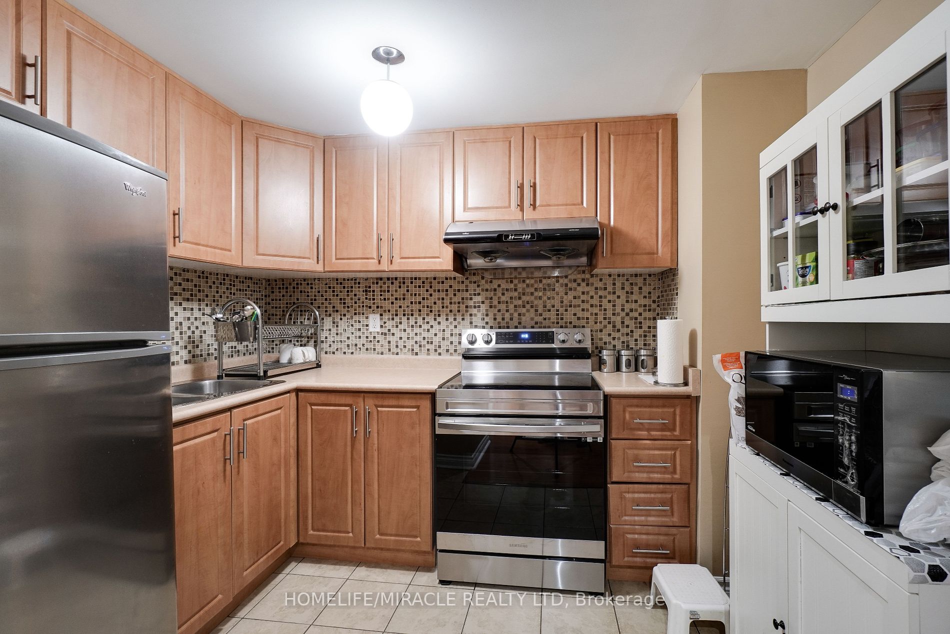 208 Petticoat Rd