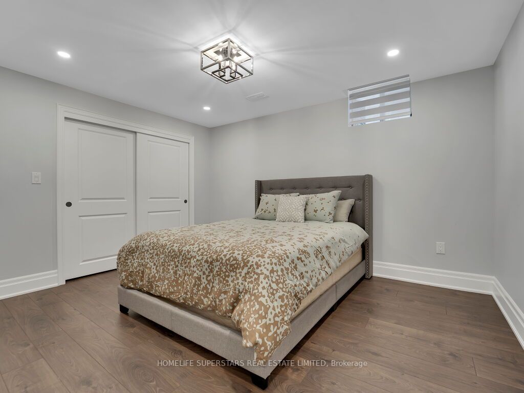 19 Woodgate Pines Drive Dr