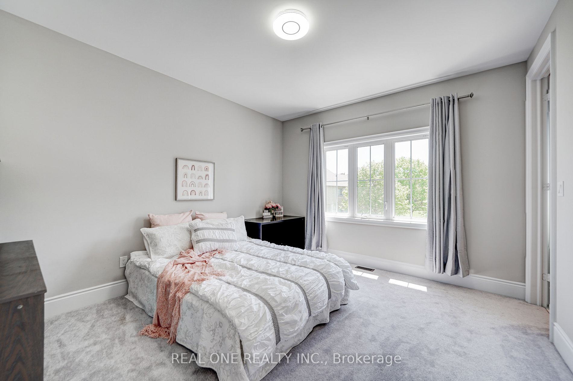 52 Ken Sinclair Cres