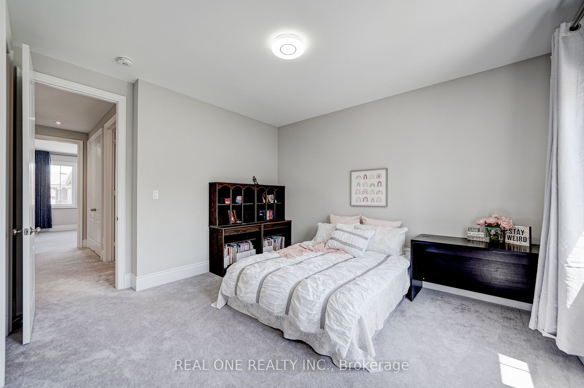 52 Ken Sinclair Cres