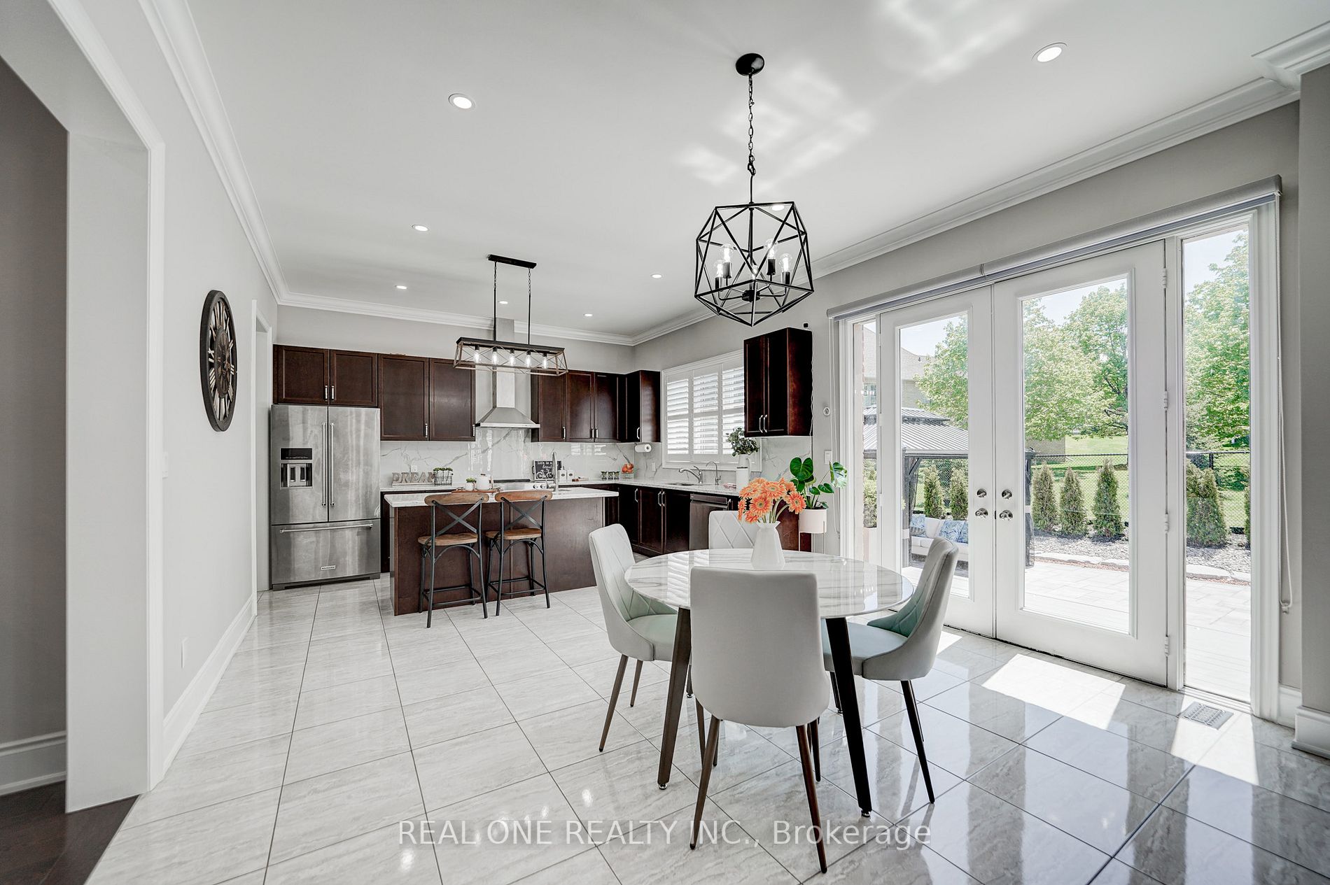 52 Ken Sinclair Cres