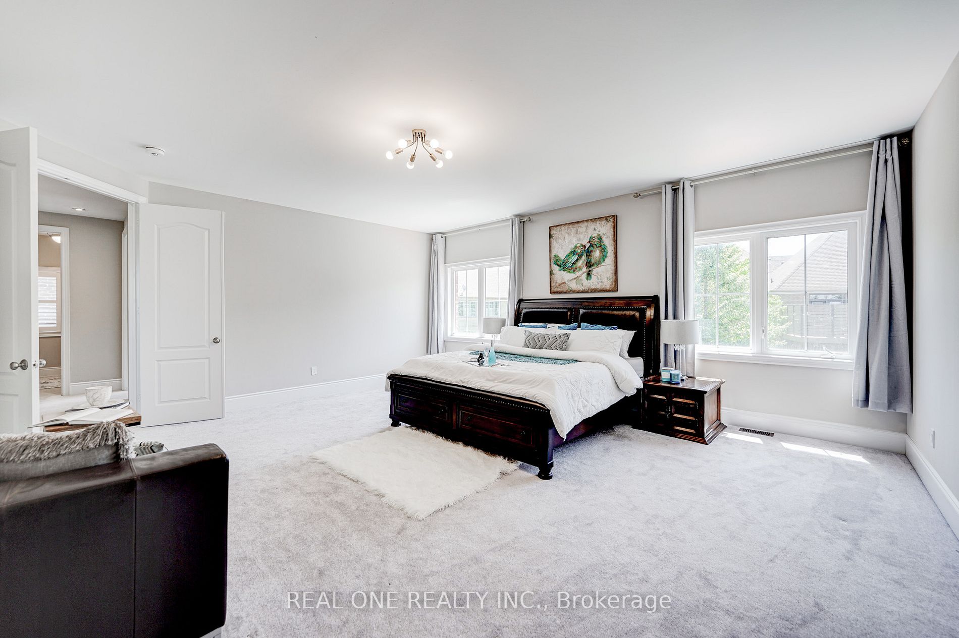 52 Ken Sinclair Cres