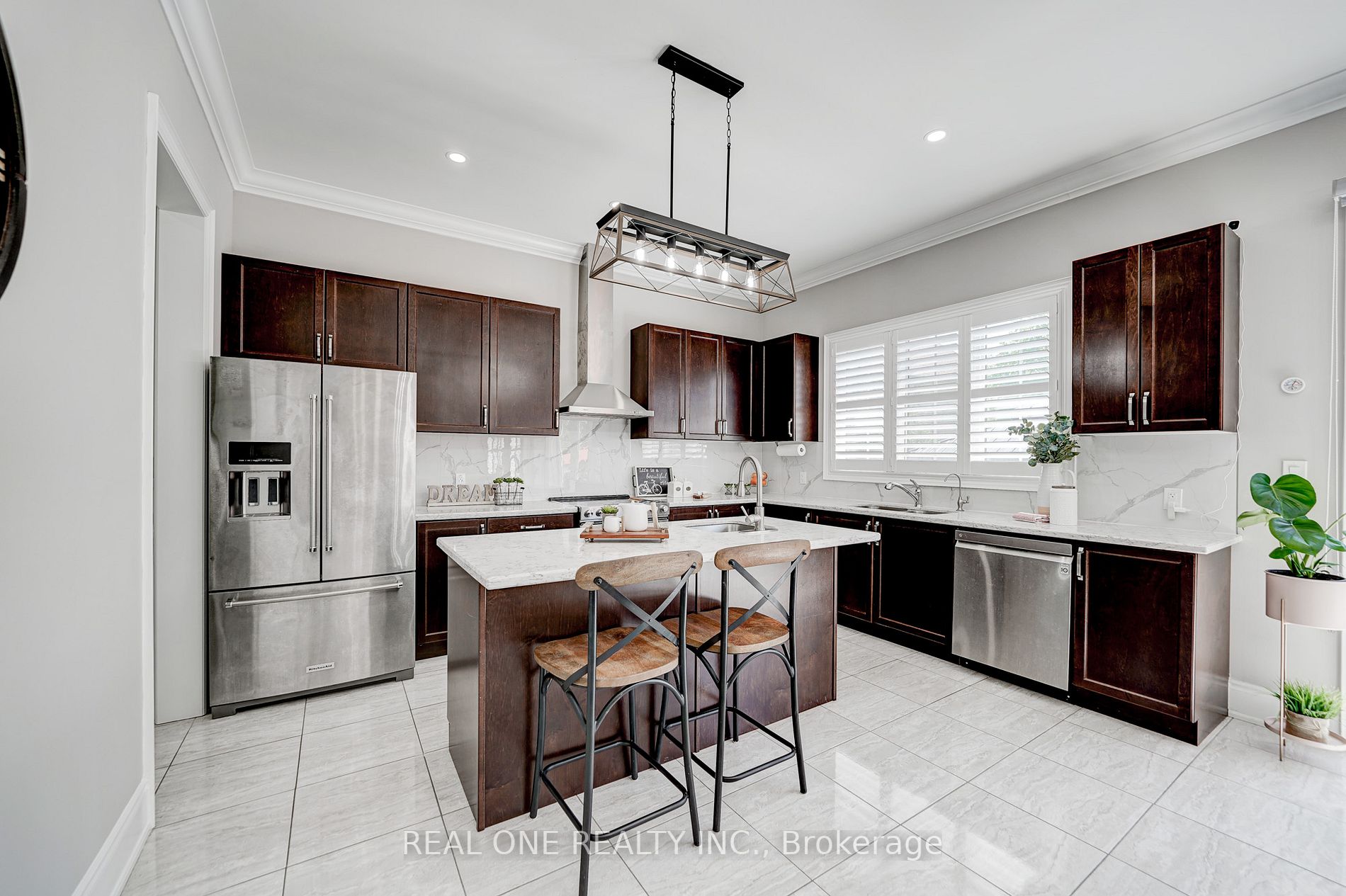 52 Ken Sinclair Cres