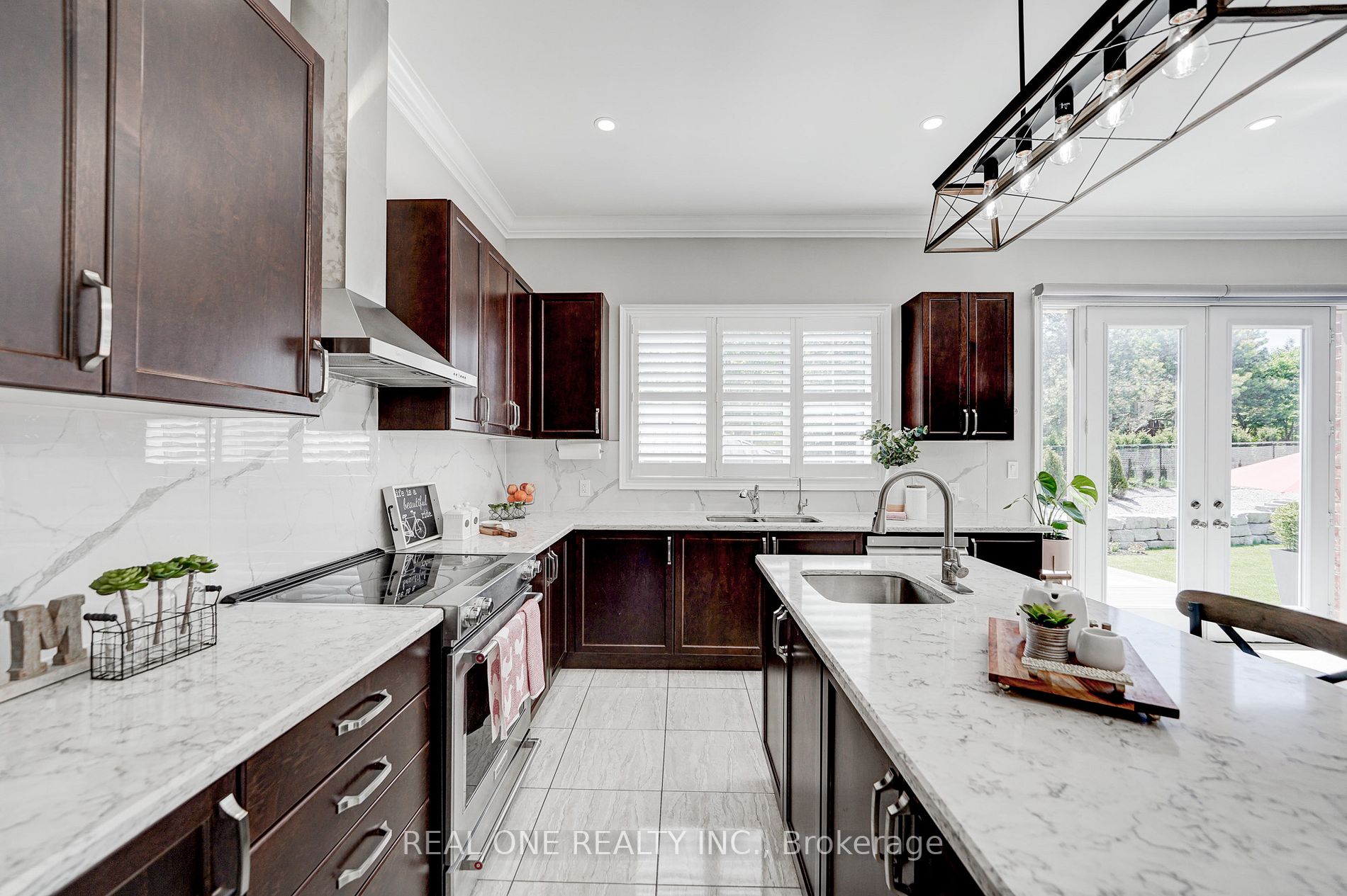 52 Ken Sinclair Cres