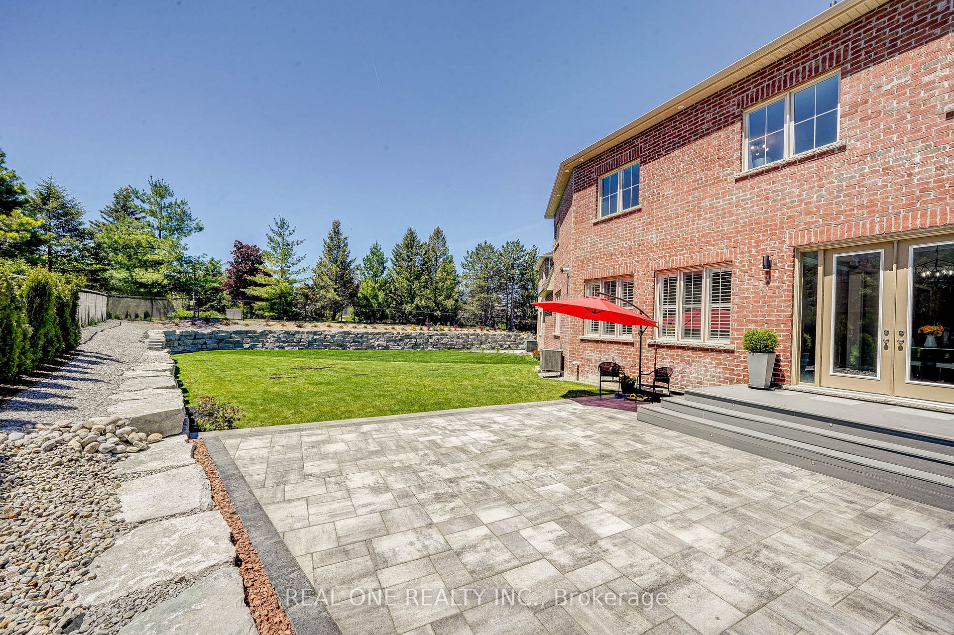 52 Ken Sinclair Cres