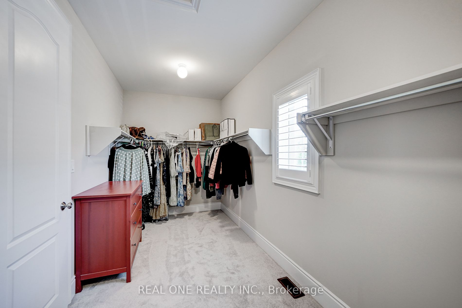 52 Ken Sinclair Cres