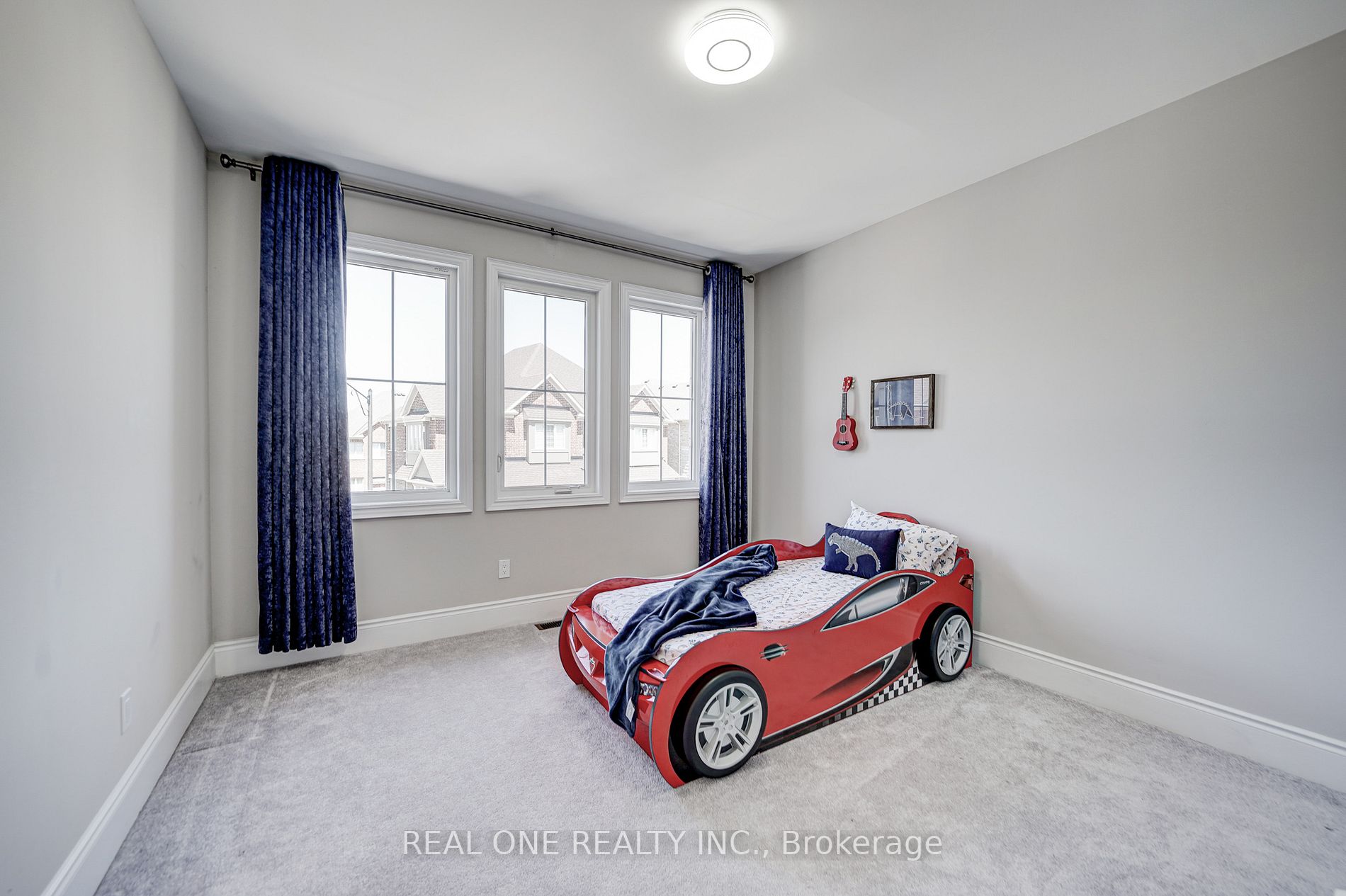 52 Ken Sinclair Cres
