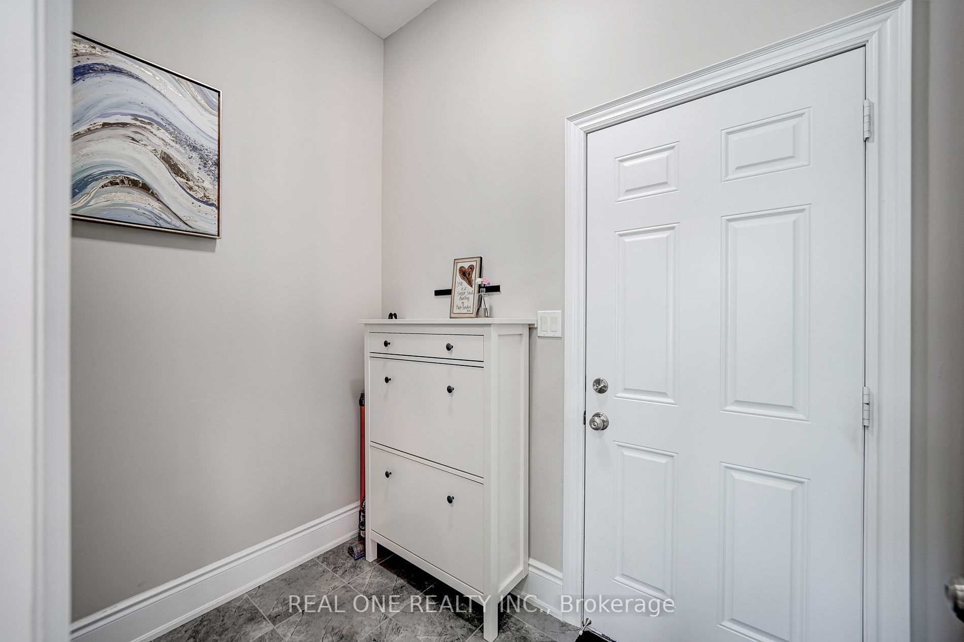 52 Ken Sinclair Cres