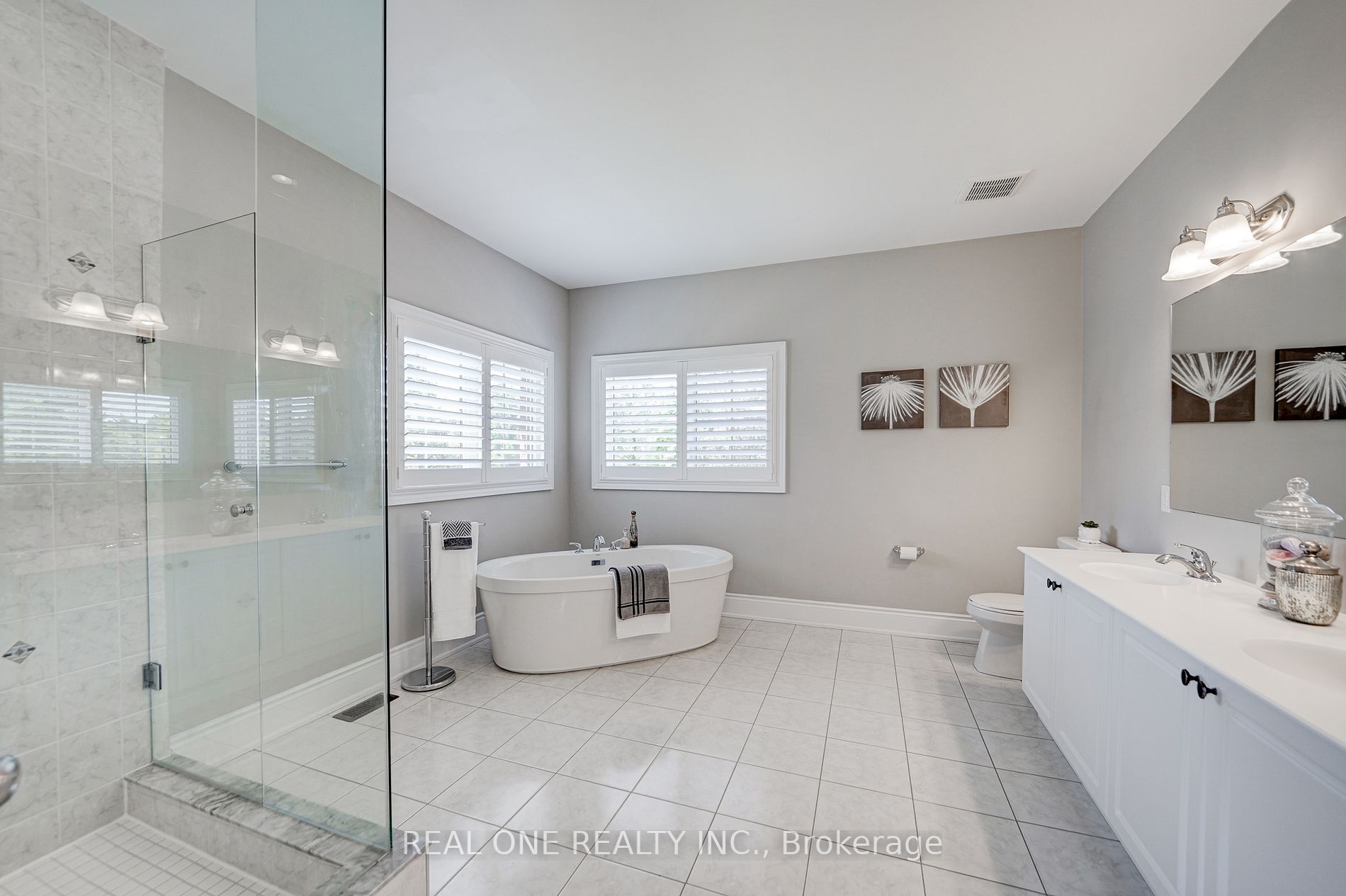 52 Ken Sinclair Cres