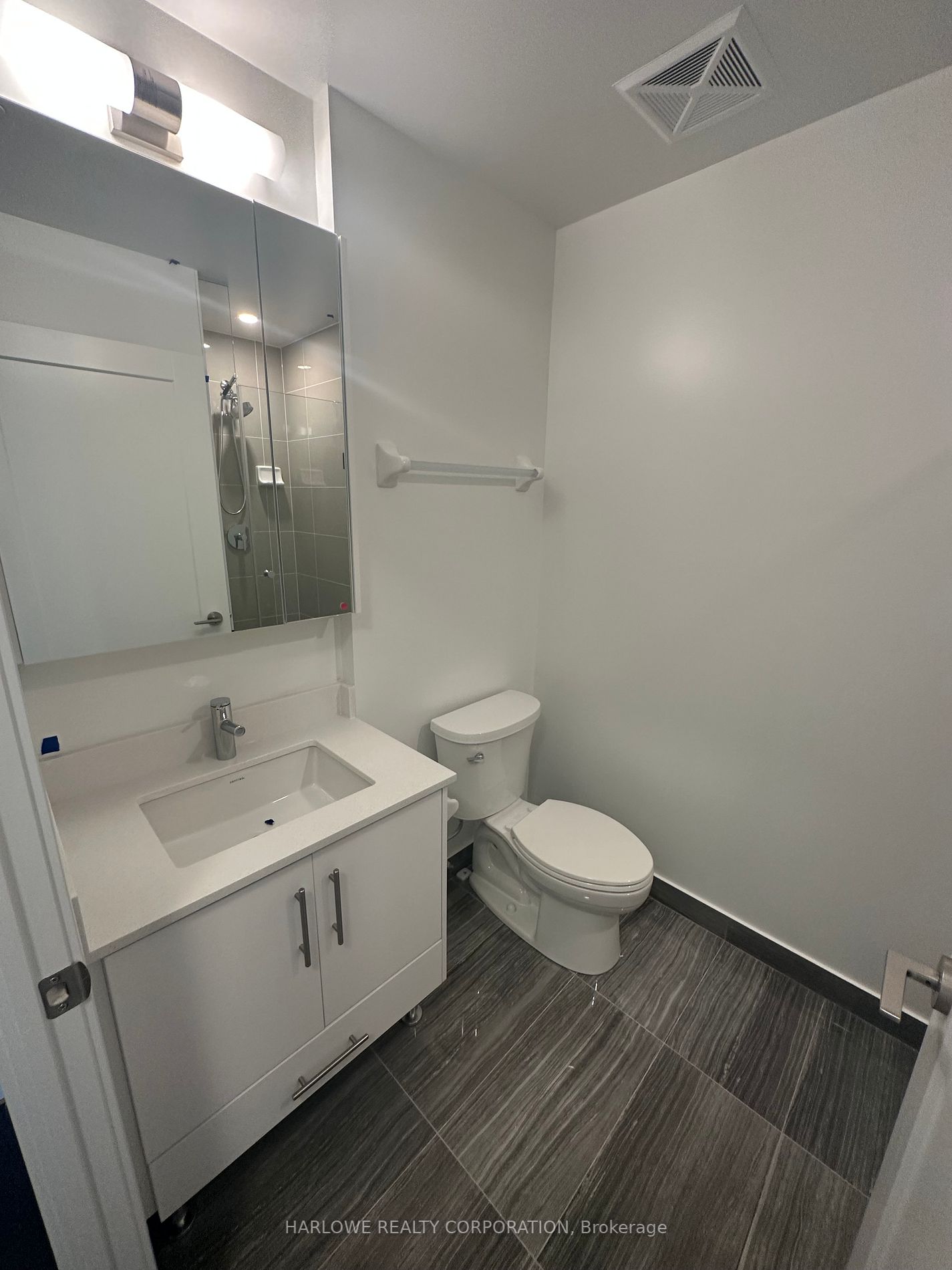 105 Oneida Crescent, #1904