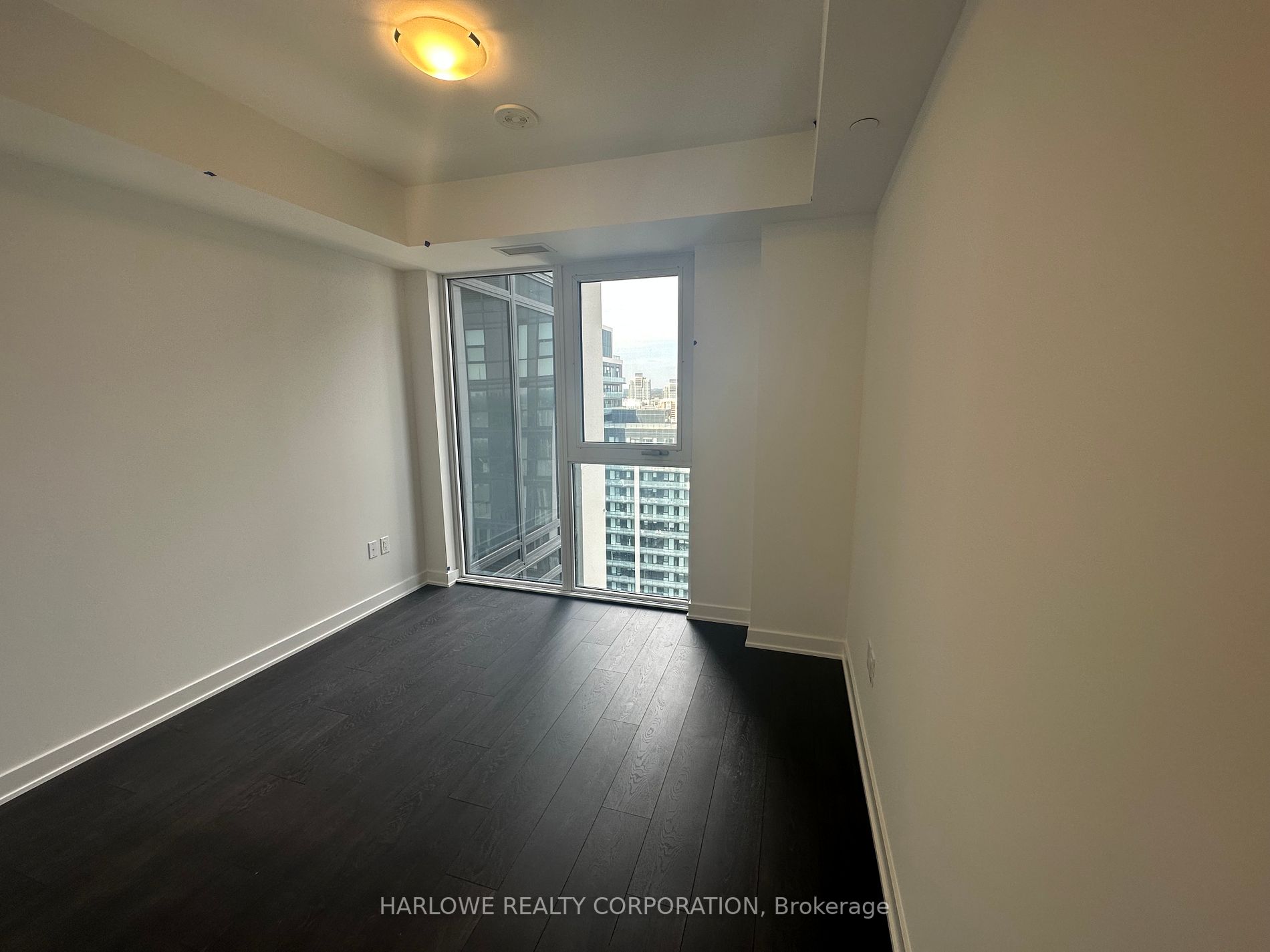 105 Oneida Crescent, #1904
