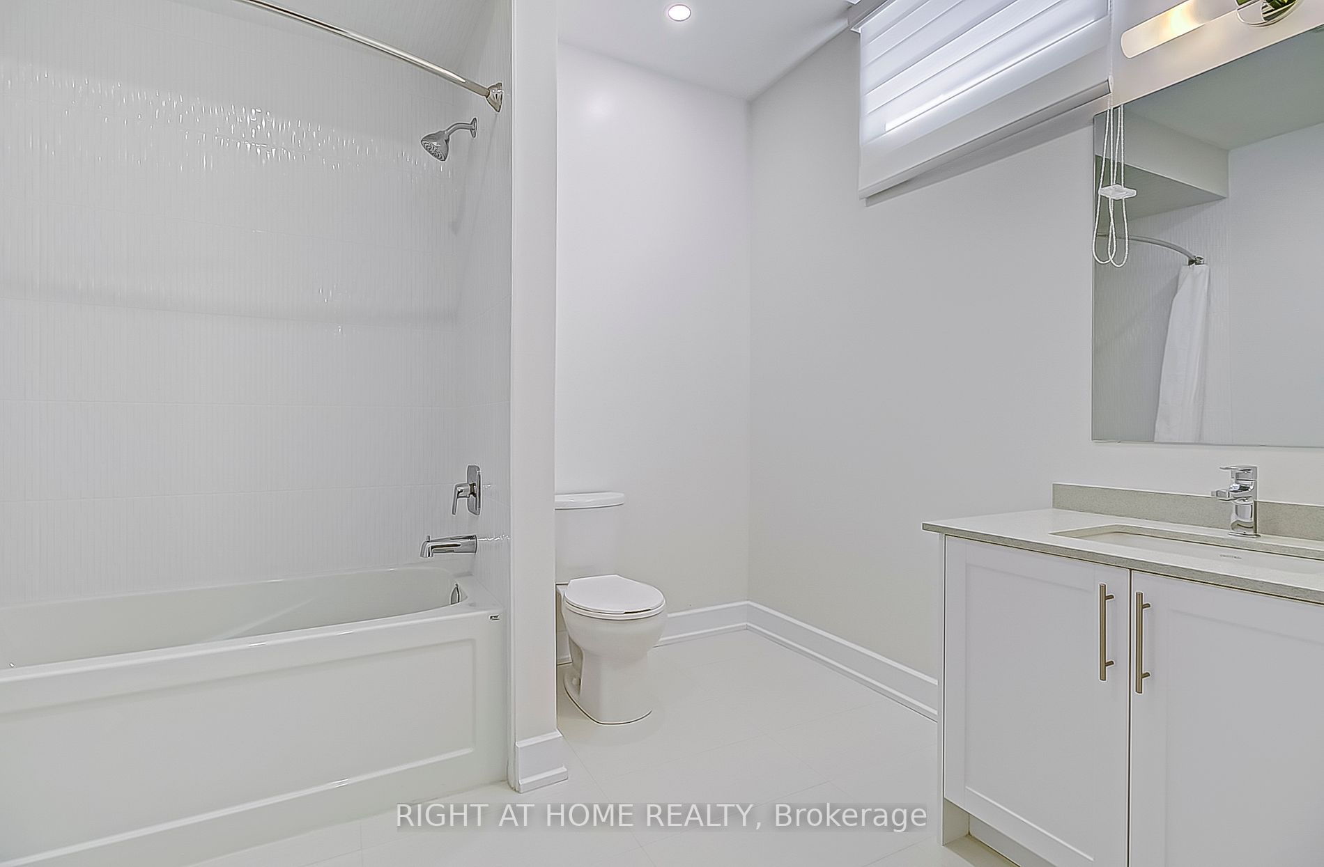 27 A Poplar Dr
