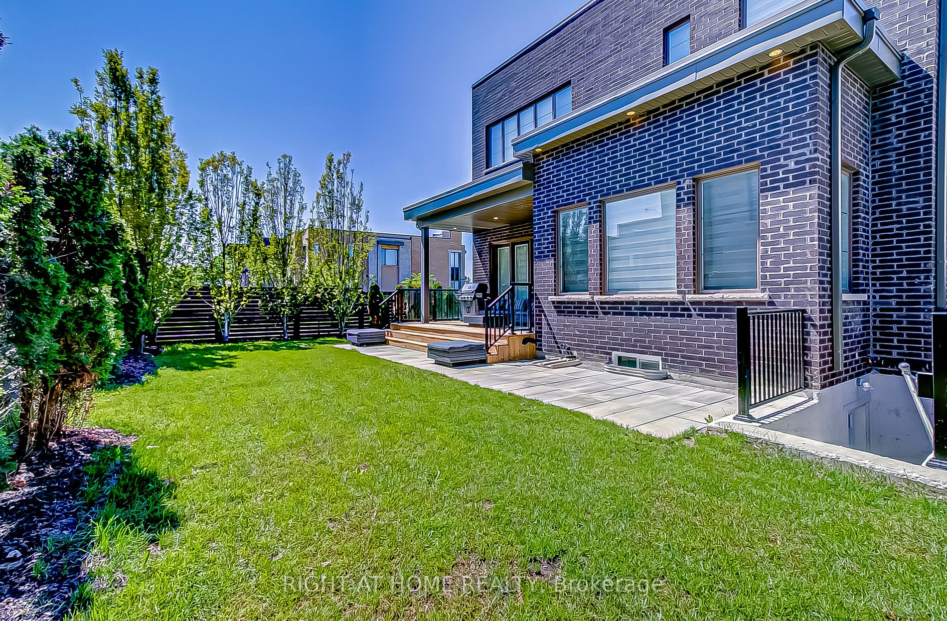 27 A Poplar Dr