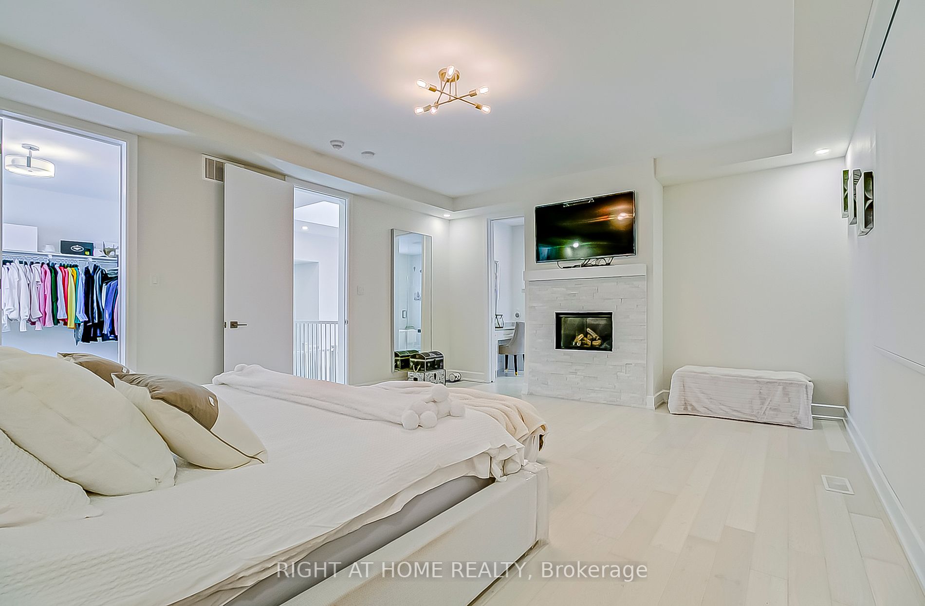 27 A Poplar Dr