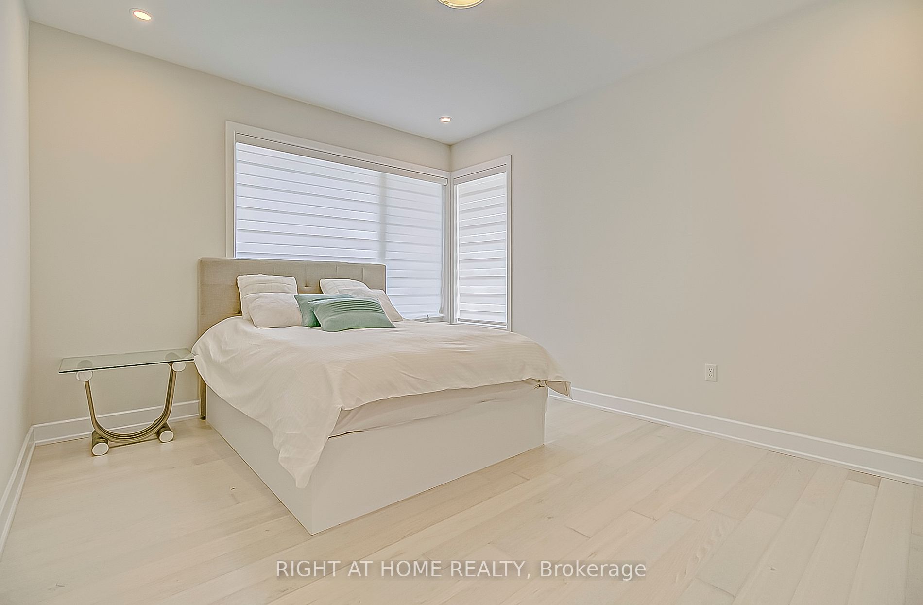 27 A Poplar Dr