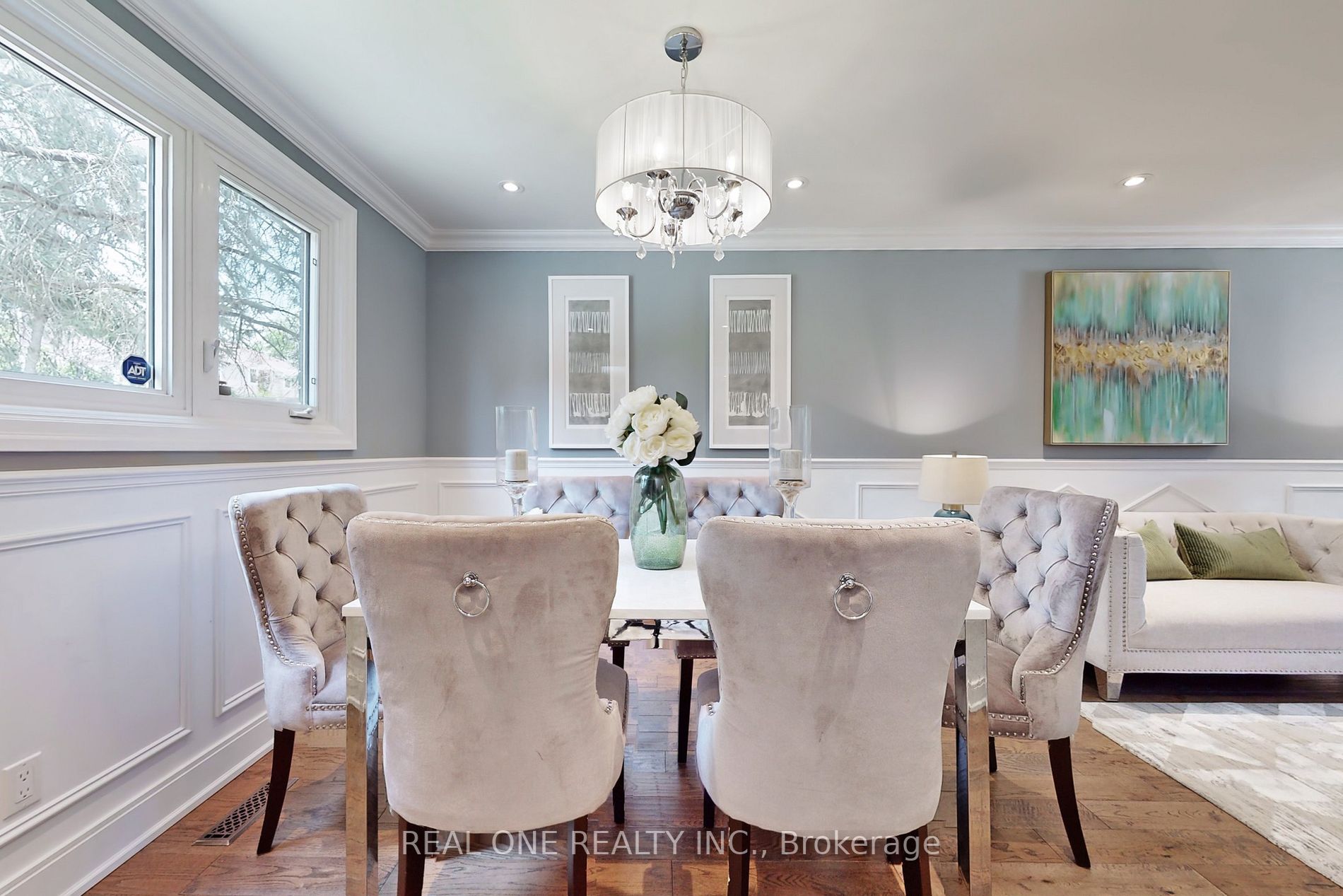 71 Chant Cres