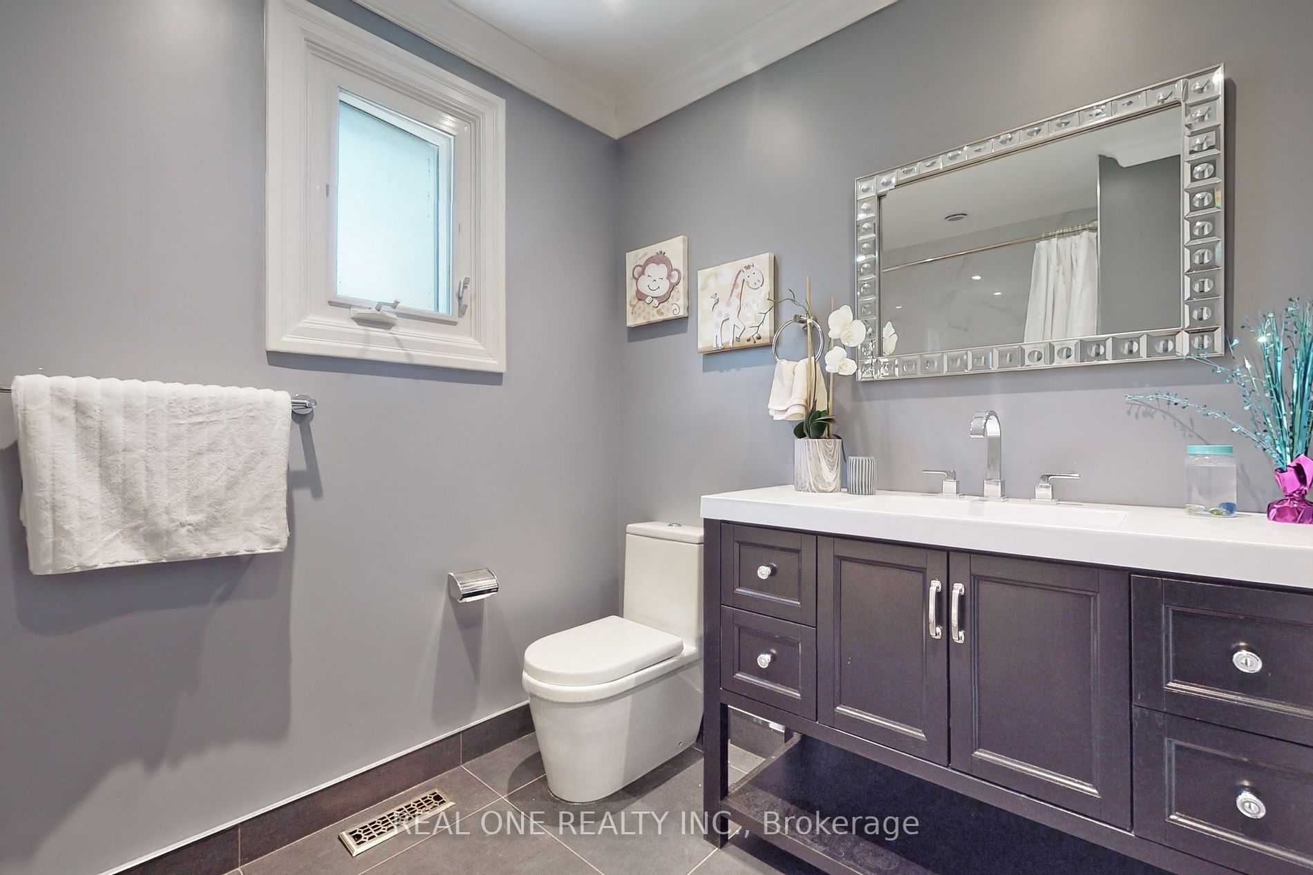 71 Chant Cres