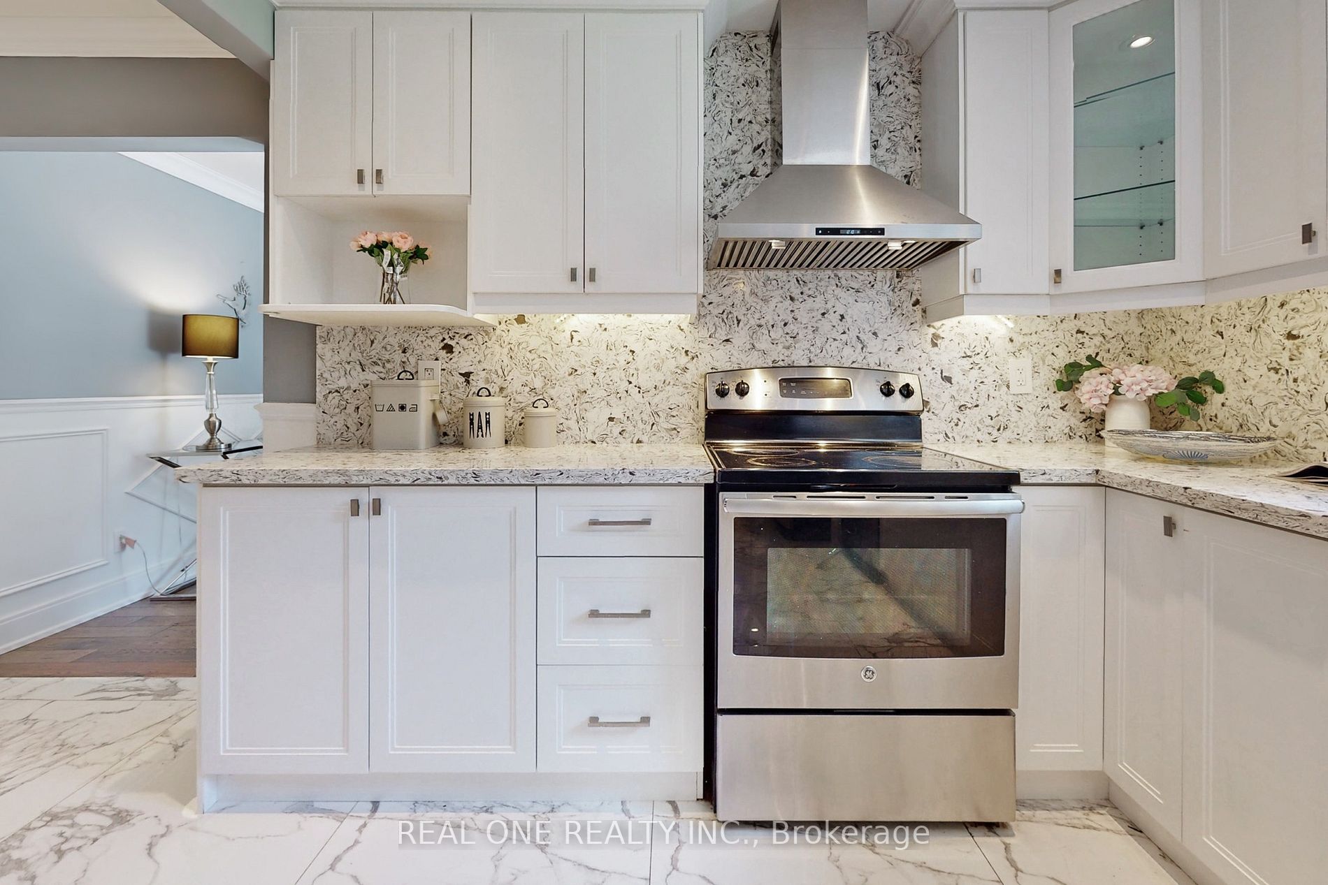 71 Chant Cres
