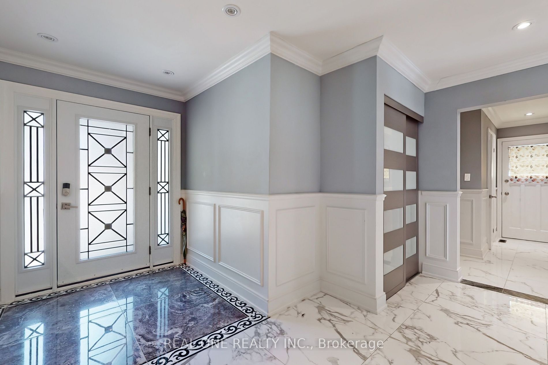 71 Chant Cres