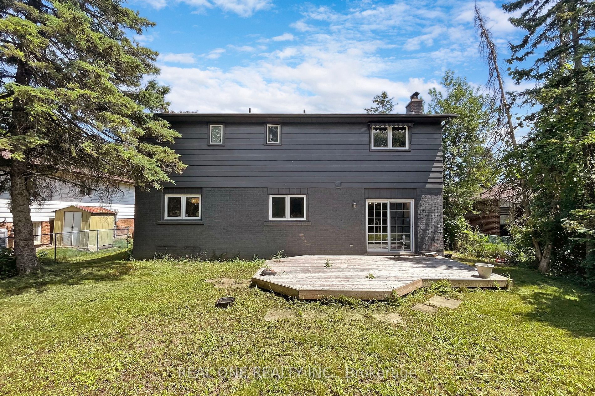 71 Chant Cres