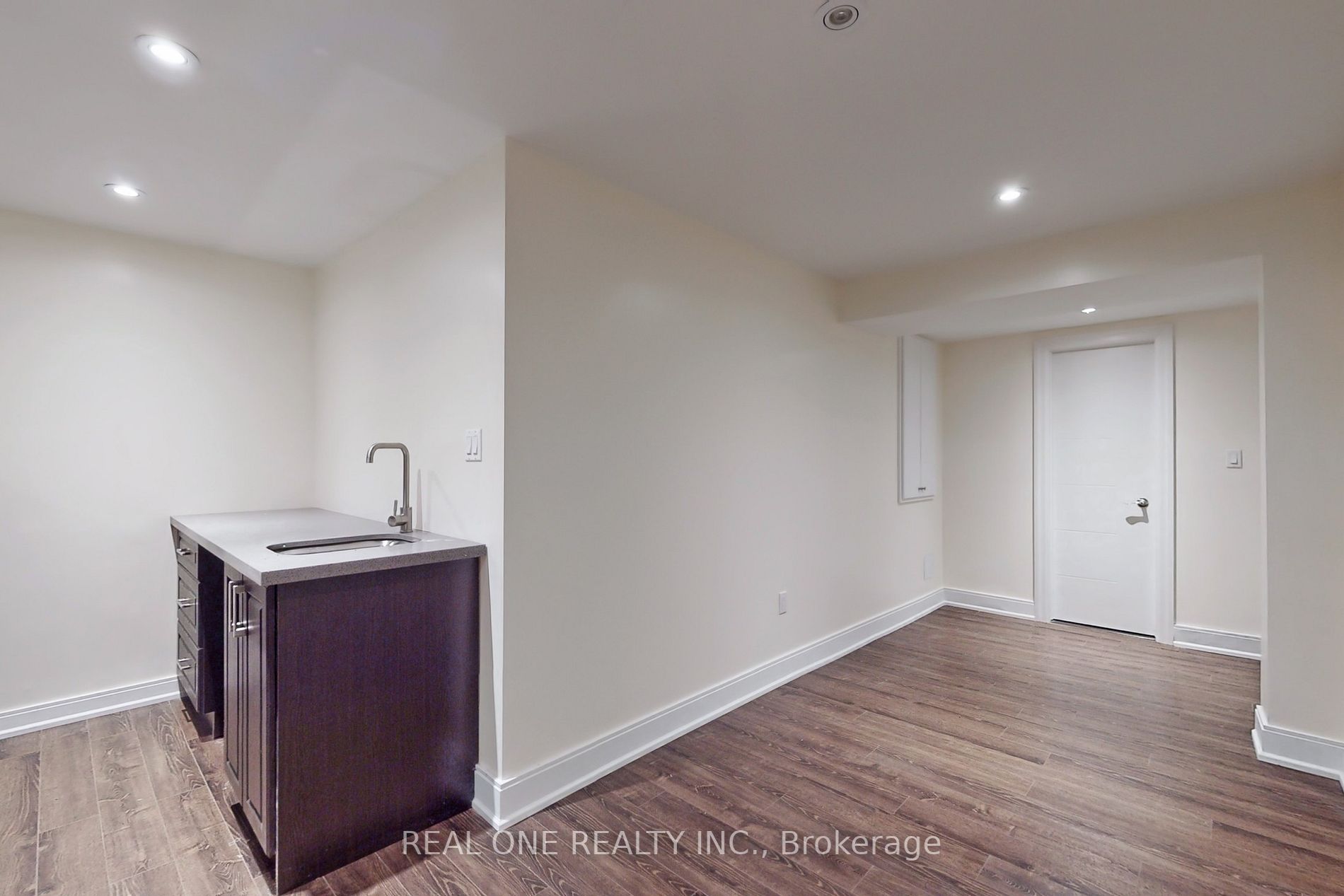 71 Chant Cres