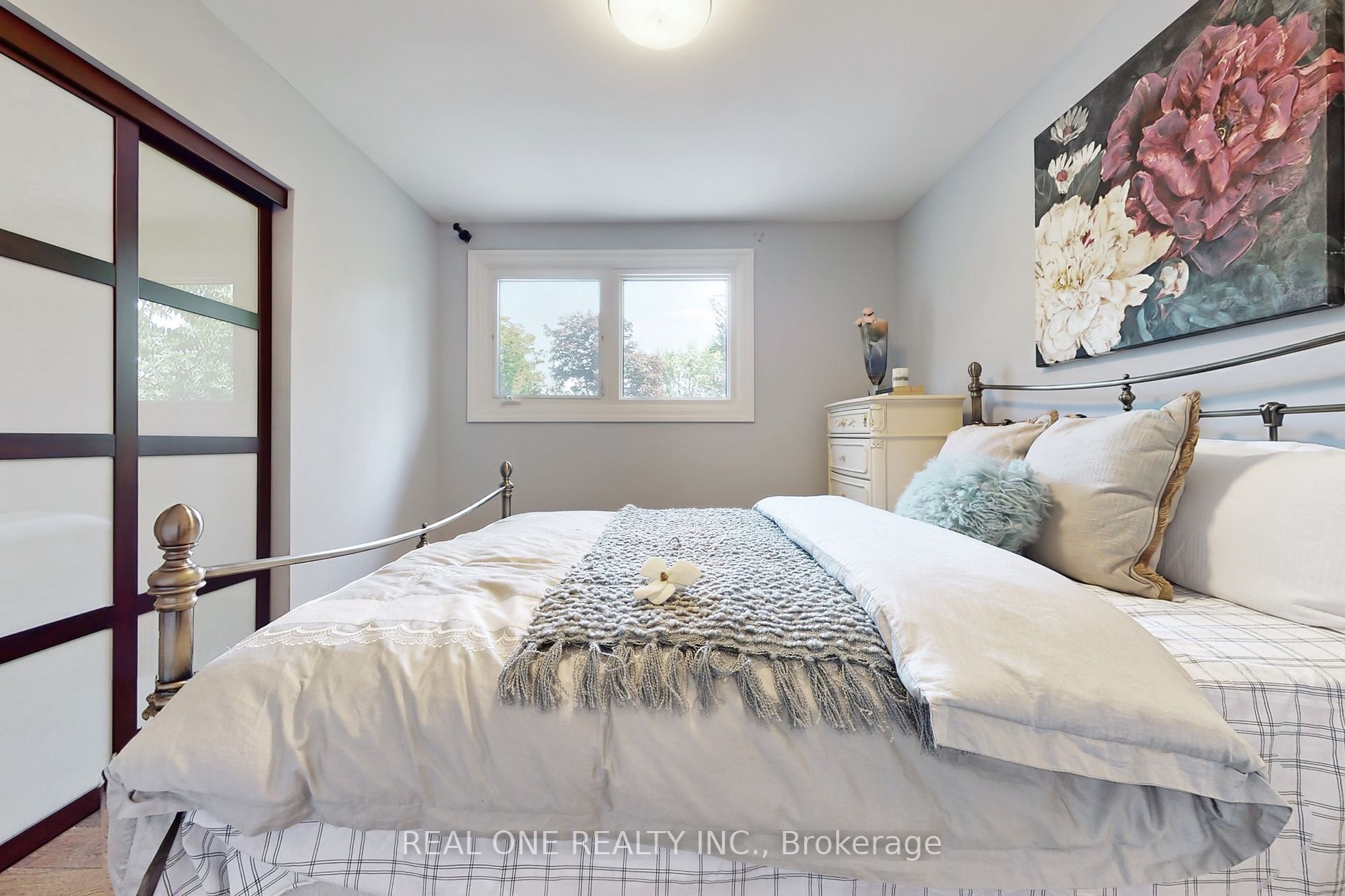 71 Chant Cres
