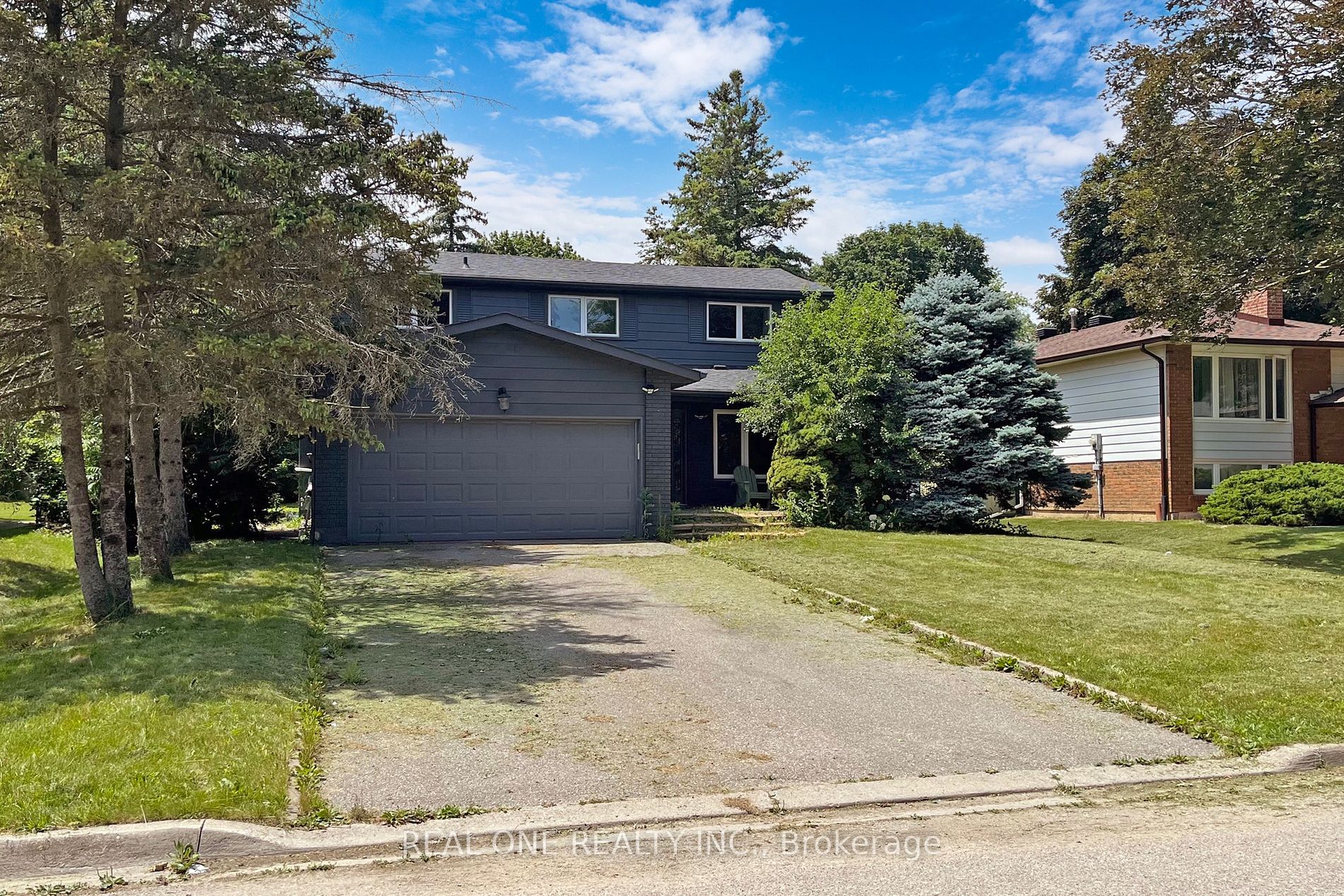 71 Chant Cres