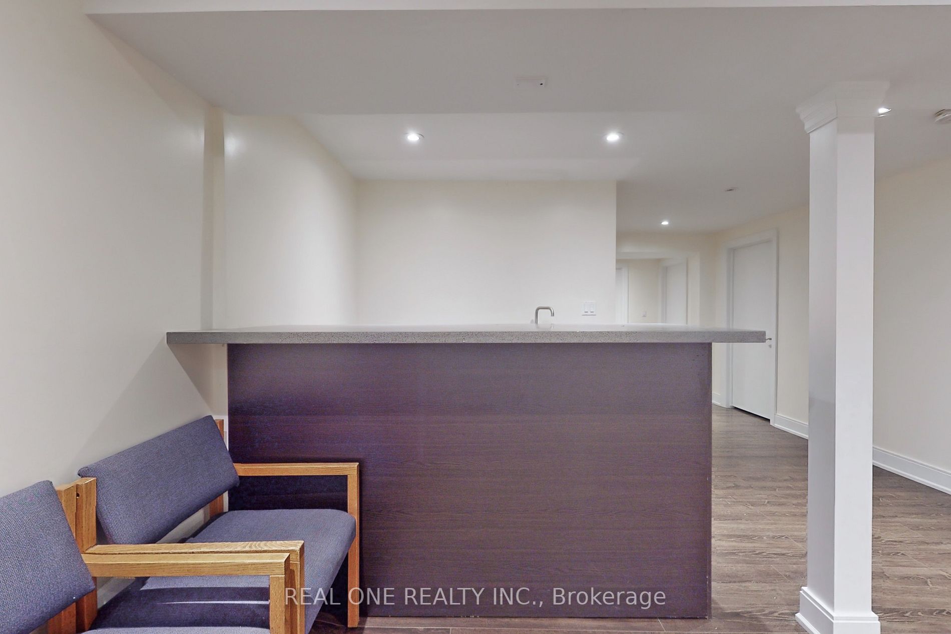 71 Chant Cres