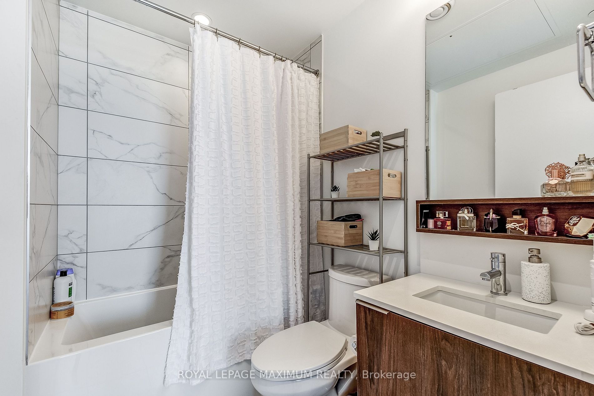 950 Portage Pkwy, #4115