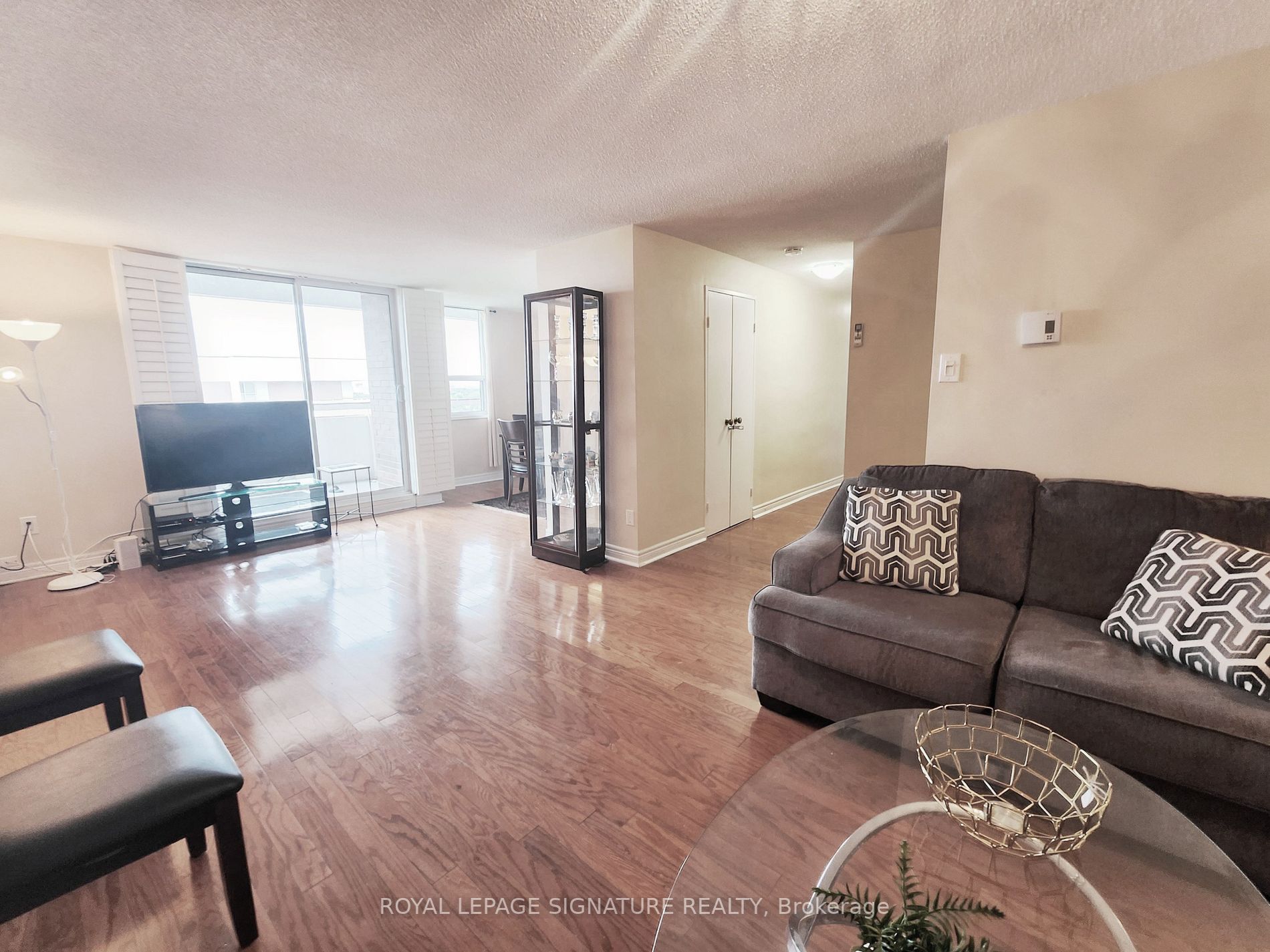 1 Royal Orchard Blvd, #1409