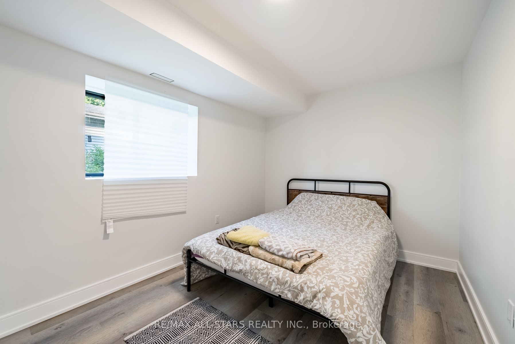 215 Bayview Avenue