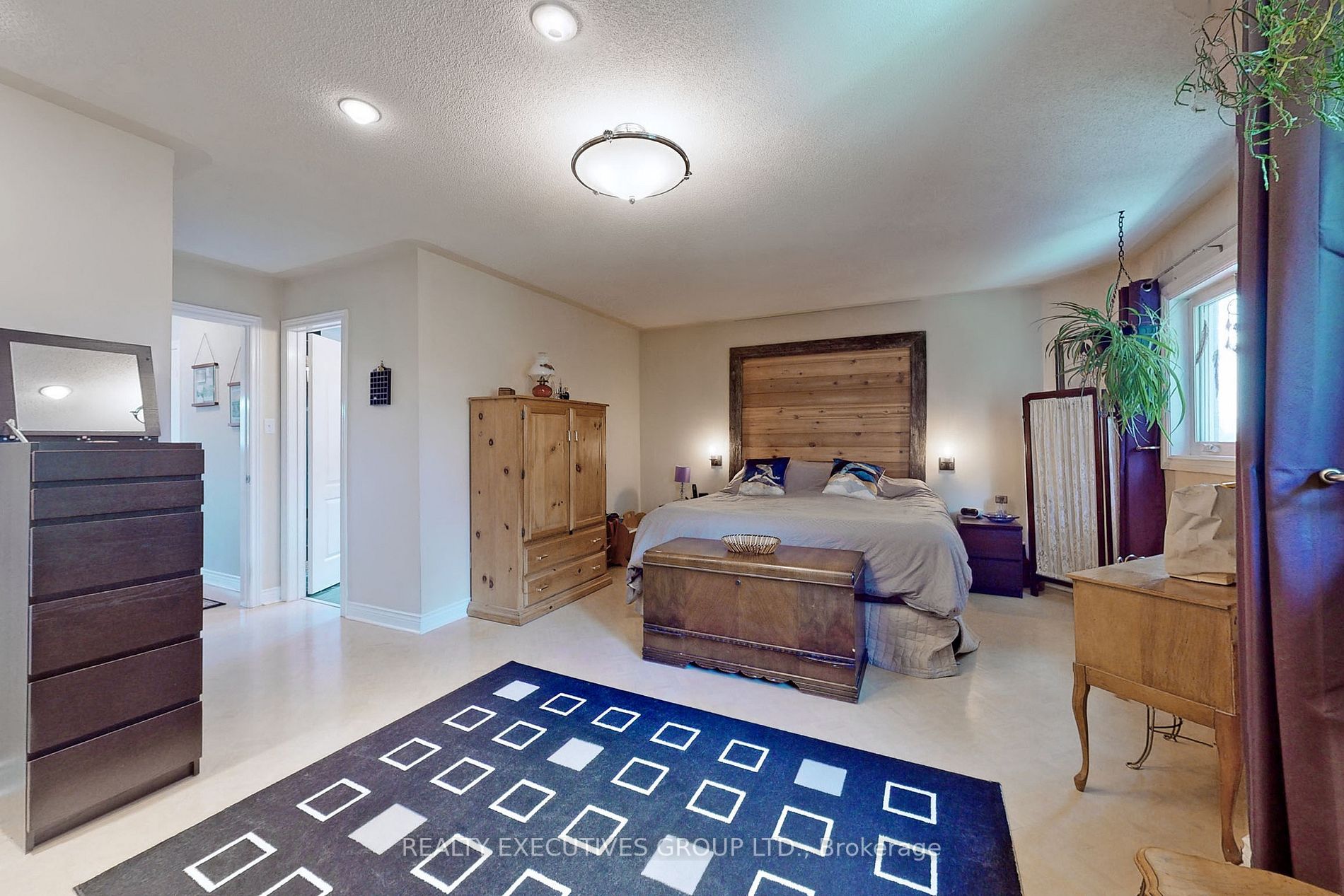 110 Hammerstone Cres