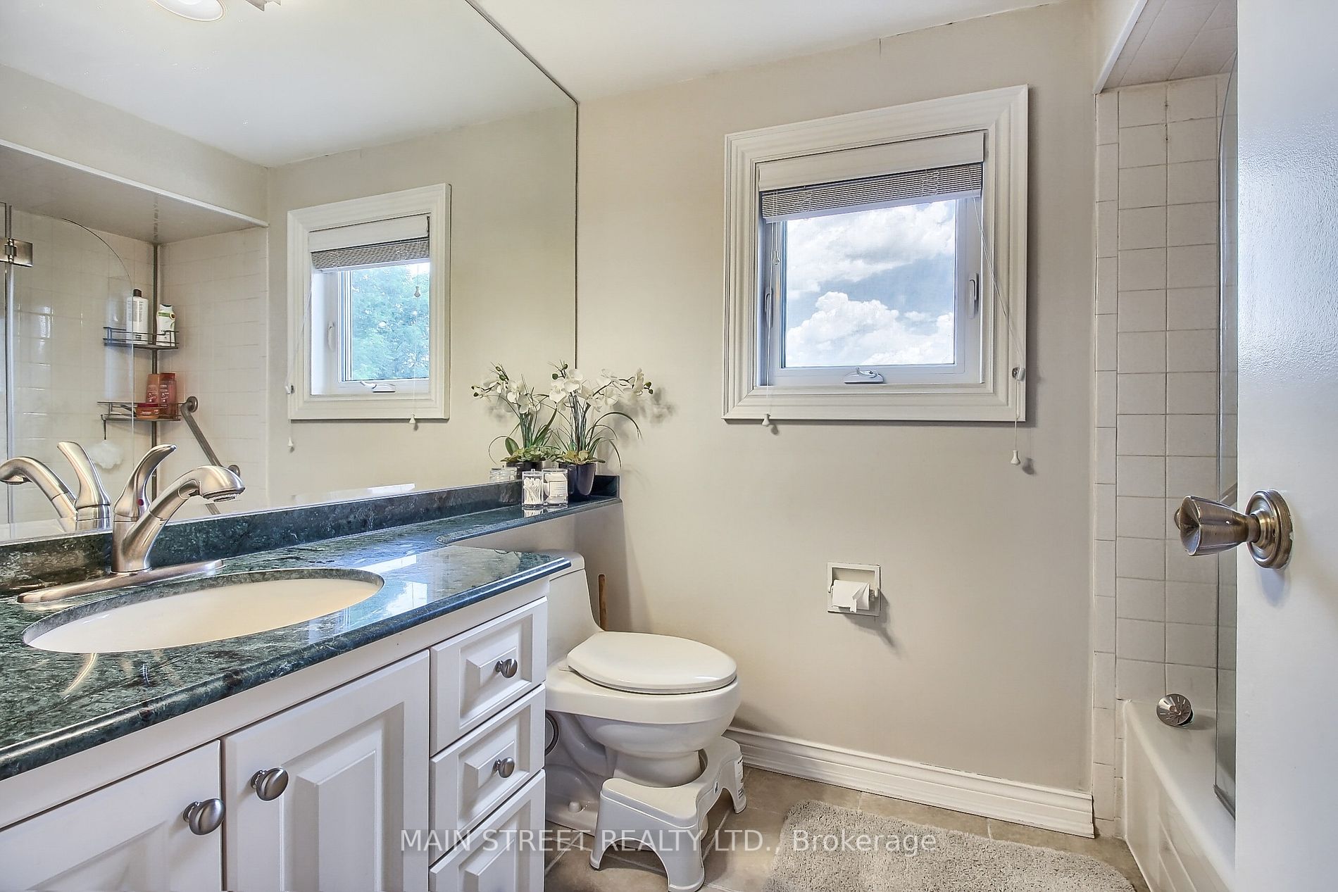 64 Cardinal Cres