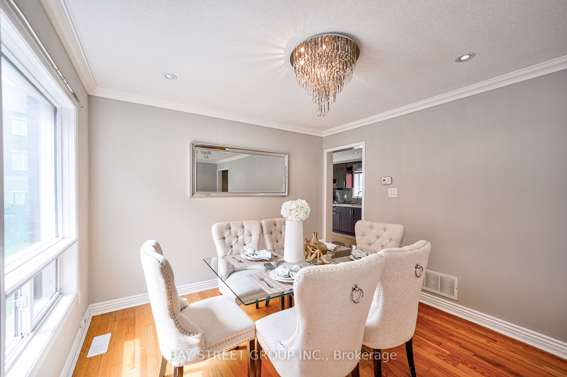 51 Manston Cres