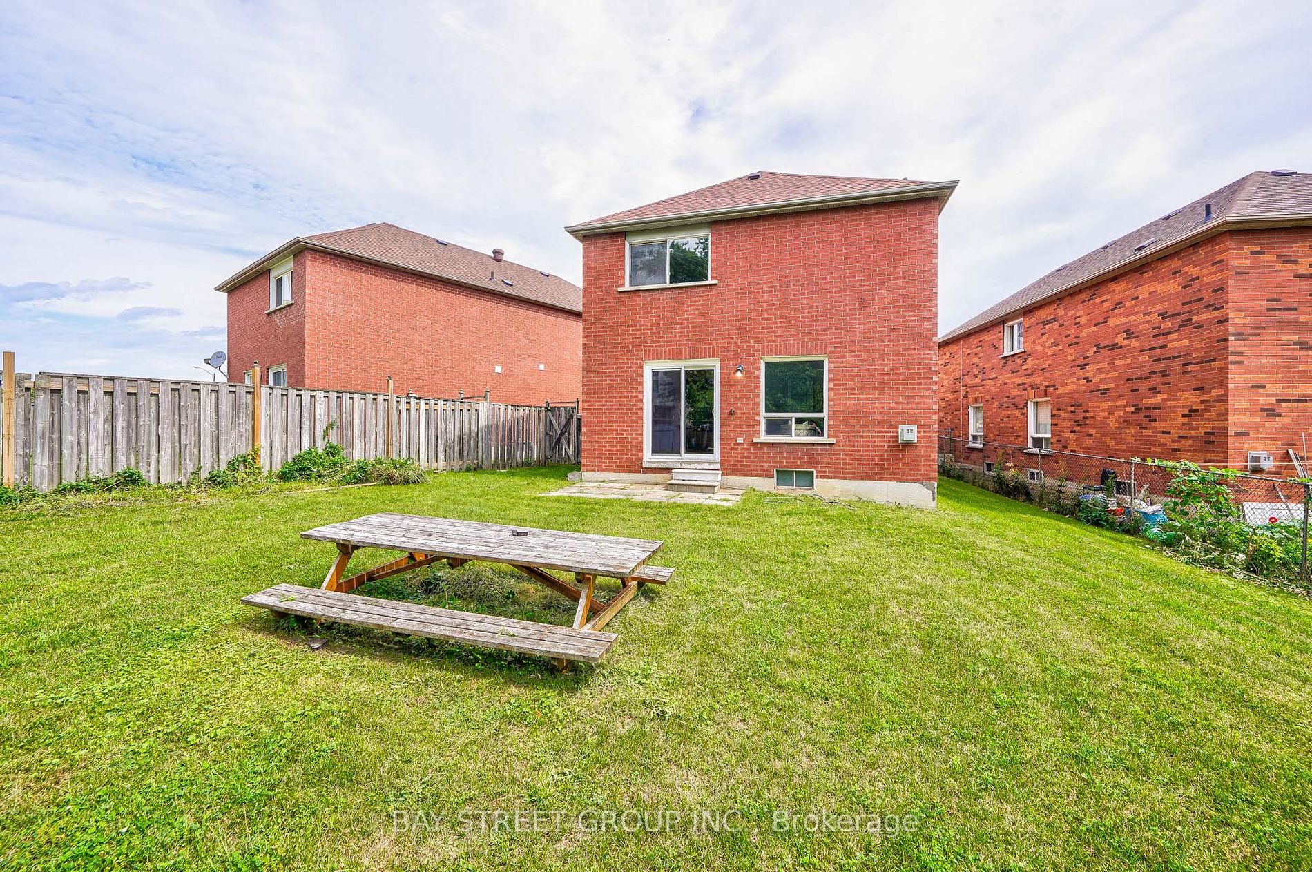 51 Manston Cres