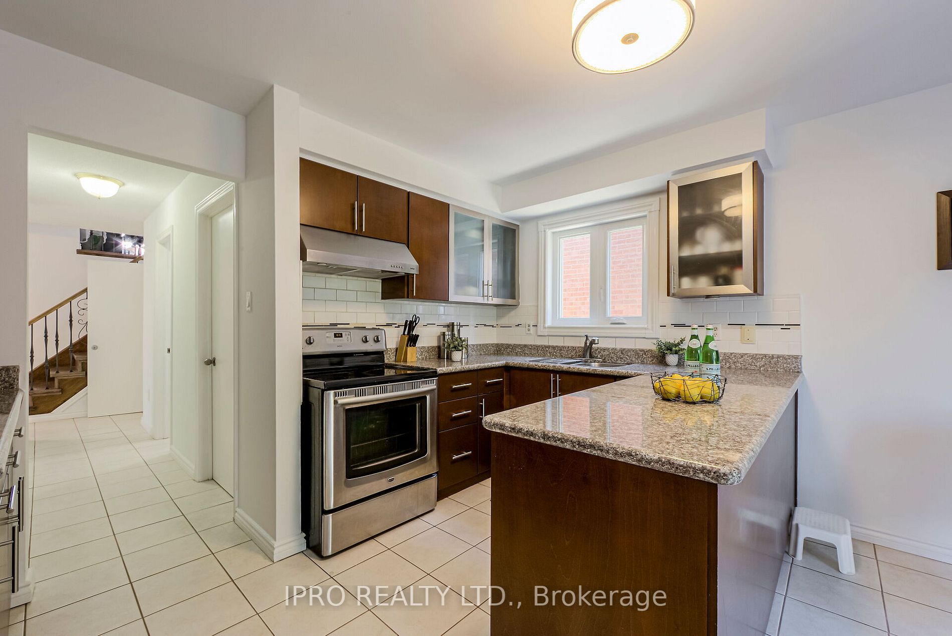 194 Bernard Ave