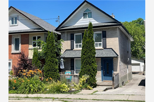 387 Ontario St, Newmarket