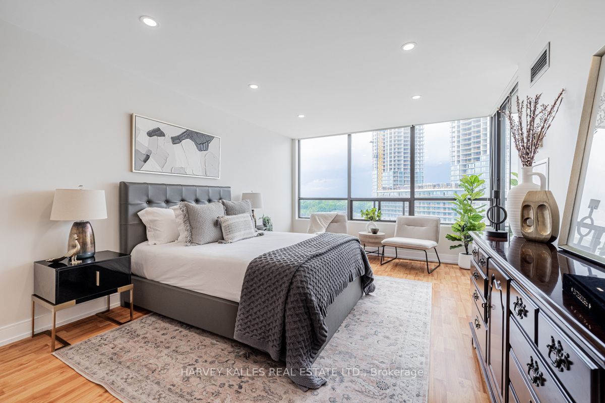 7460 Bathurst St, #903